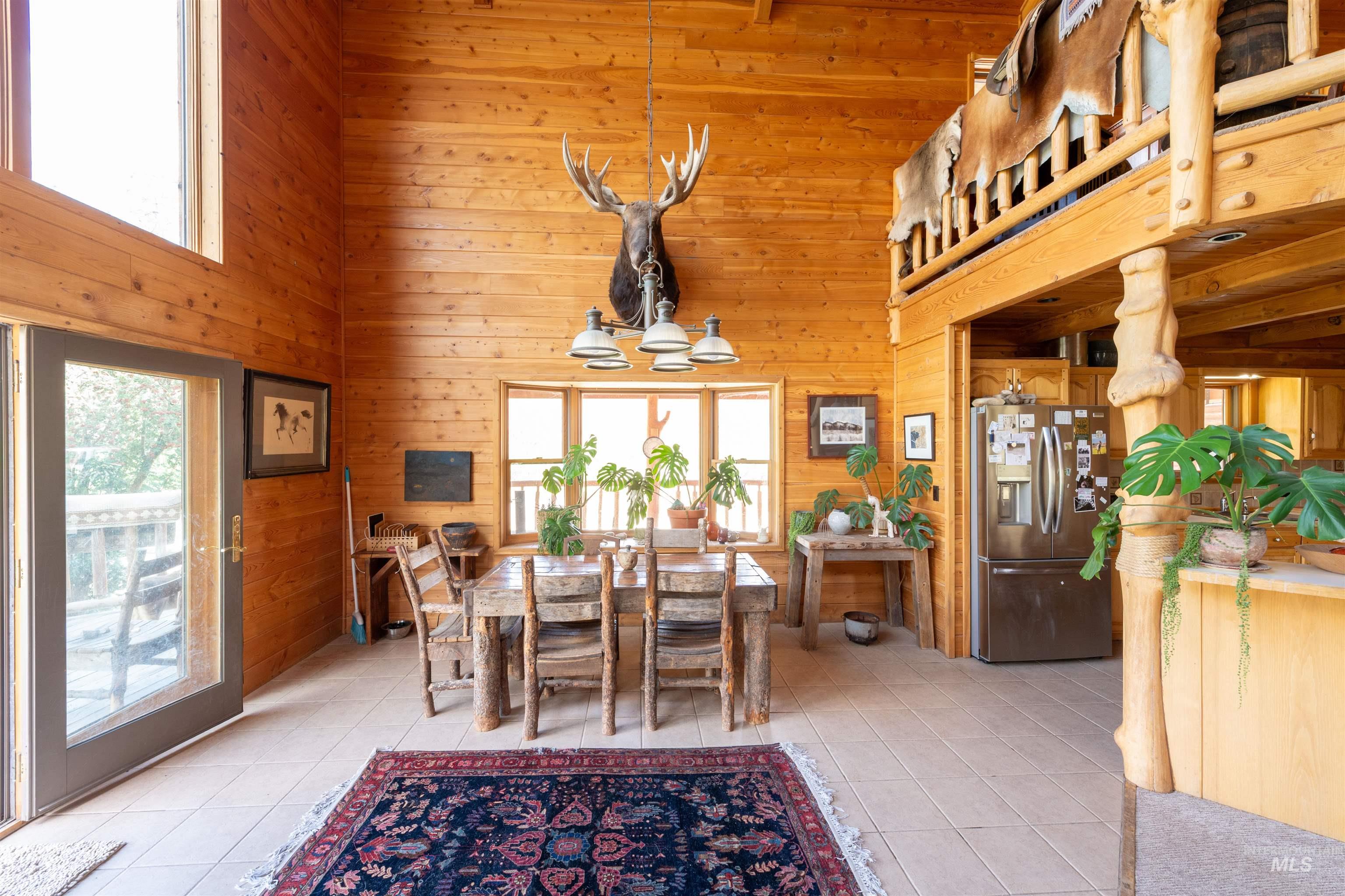 9885 Challis Creek Rd. Property Photo 15