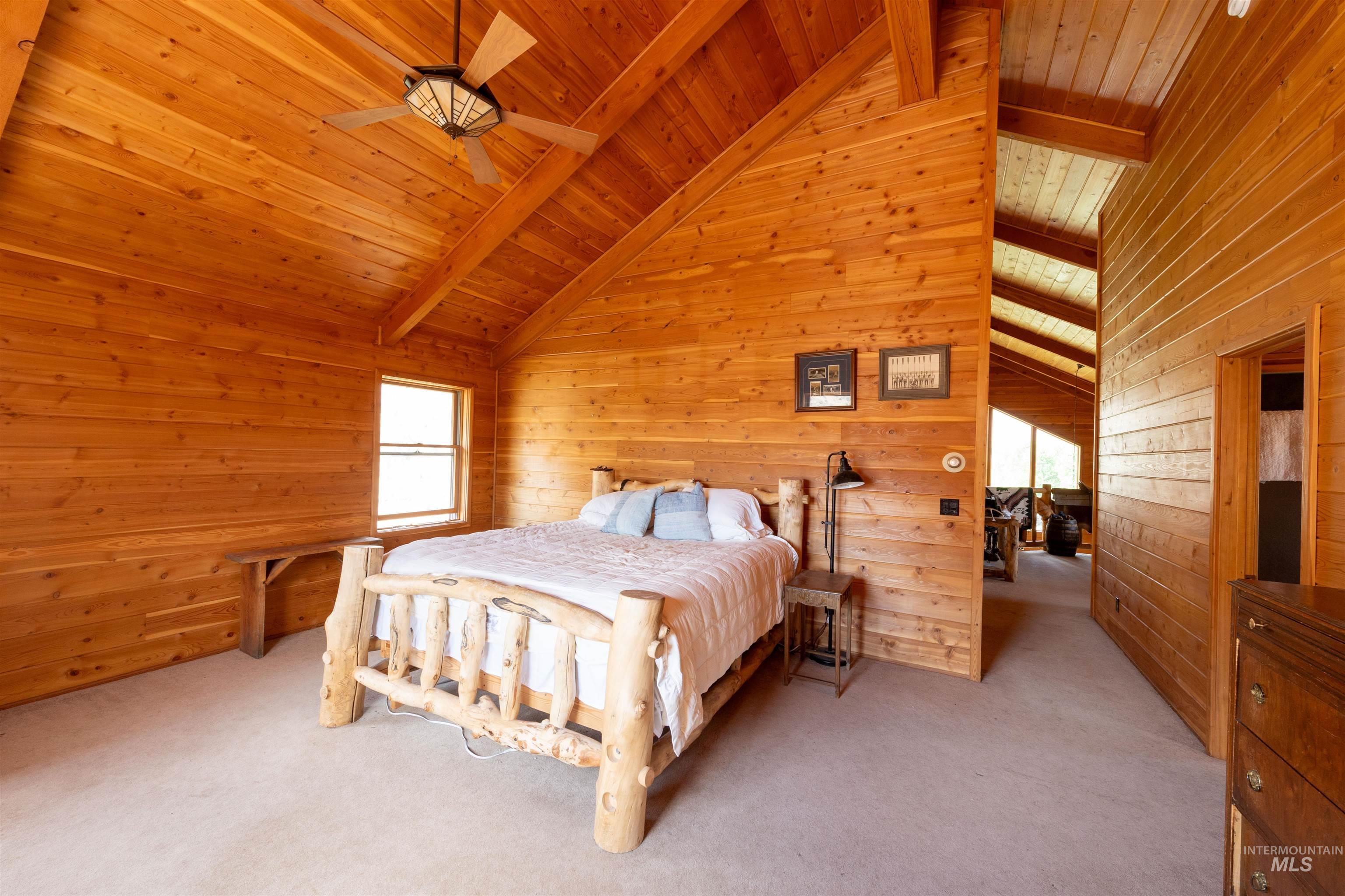 9885 Challis Creek Rd. Property Photo 17