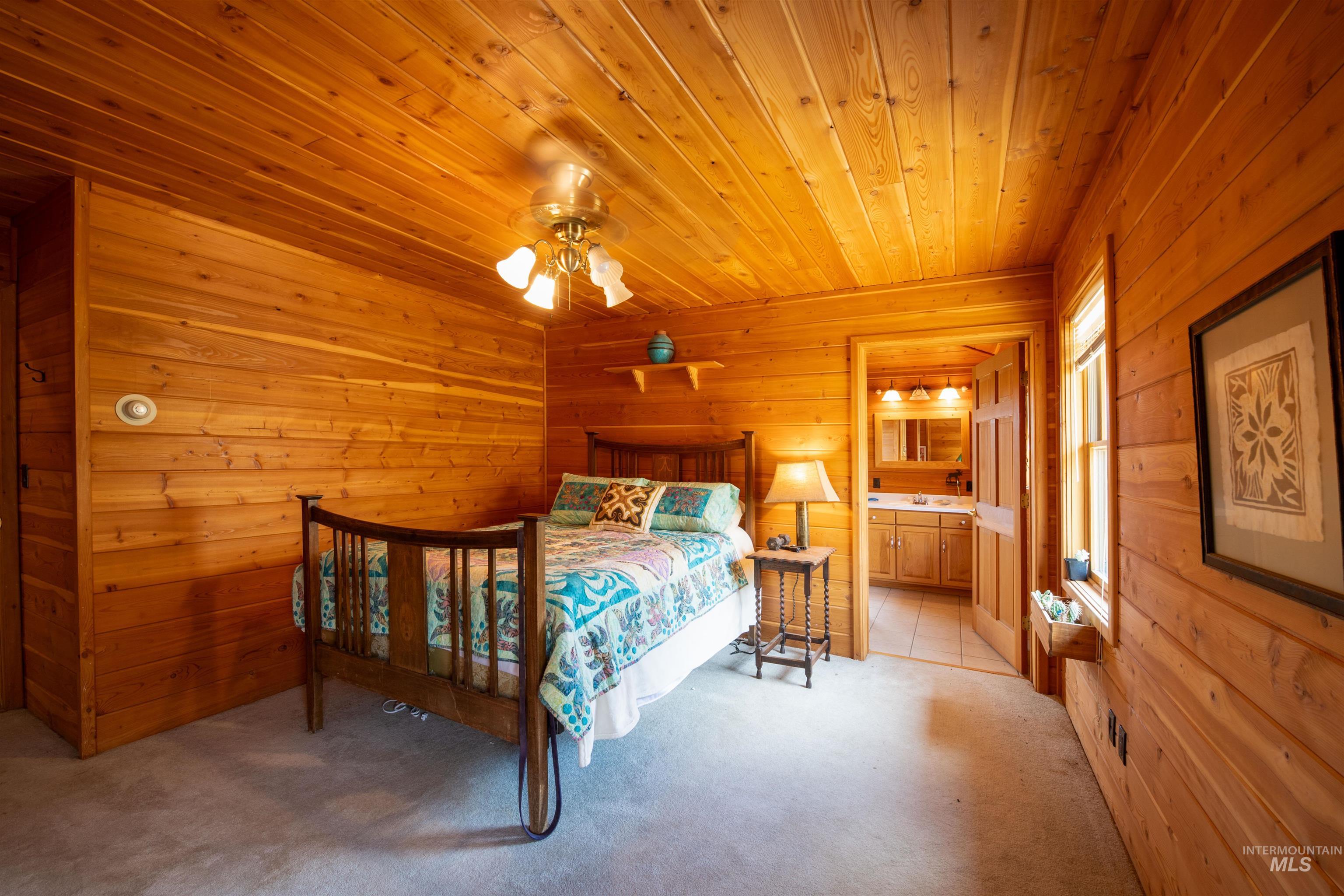 9885 Challis Creek Rd. Property Photo 20