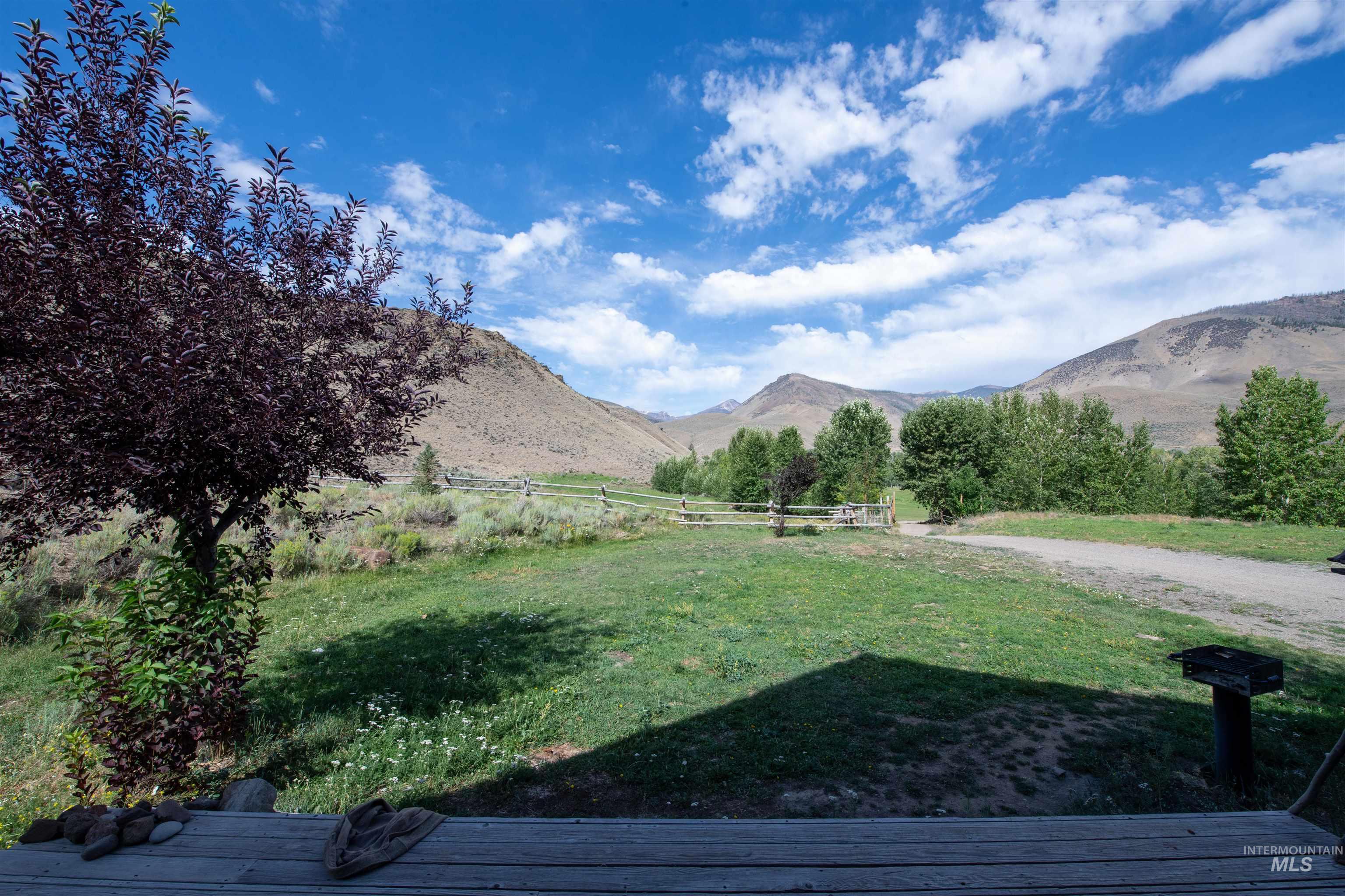 9885 Challis Creek Rd. Property Photo 32