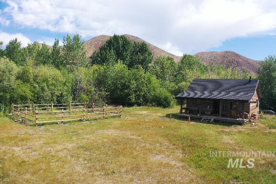 9885 Challis Creek Rd. Property Photo 37