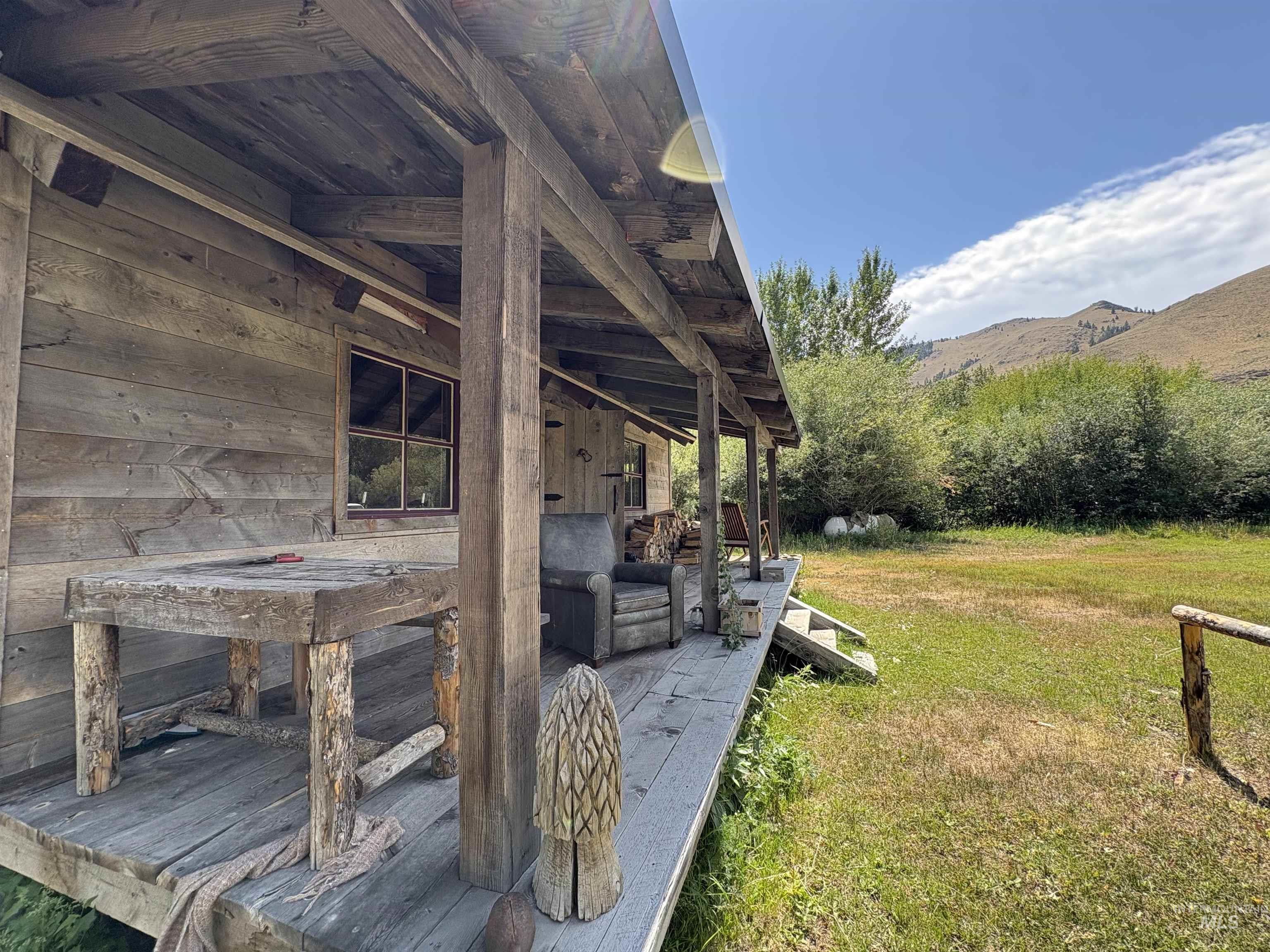 9885 Challis Creek Rd. Property Photo 38