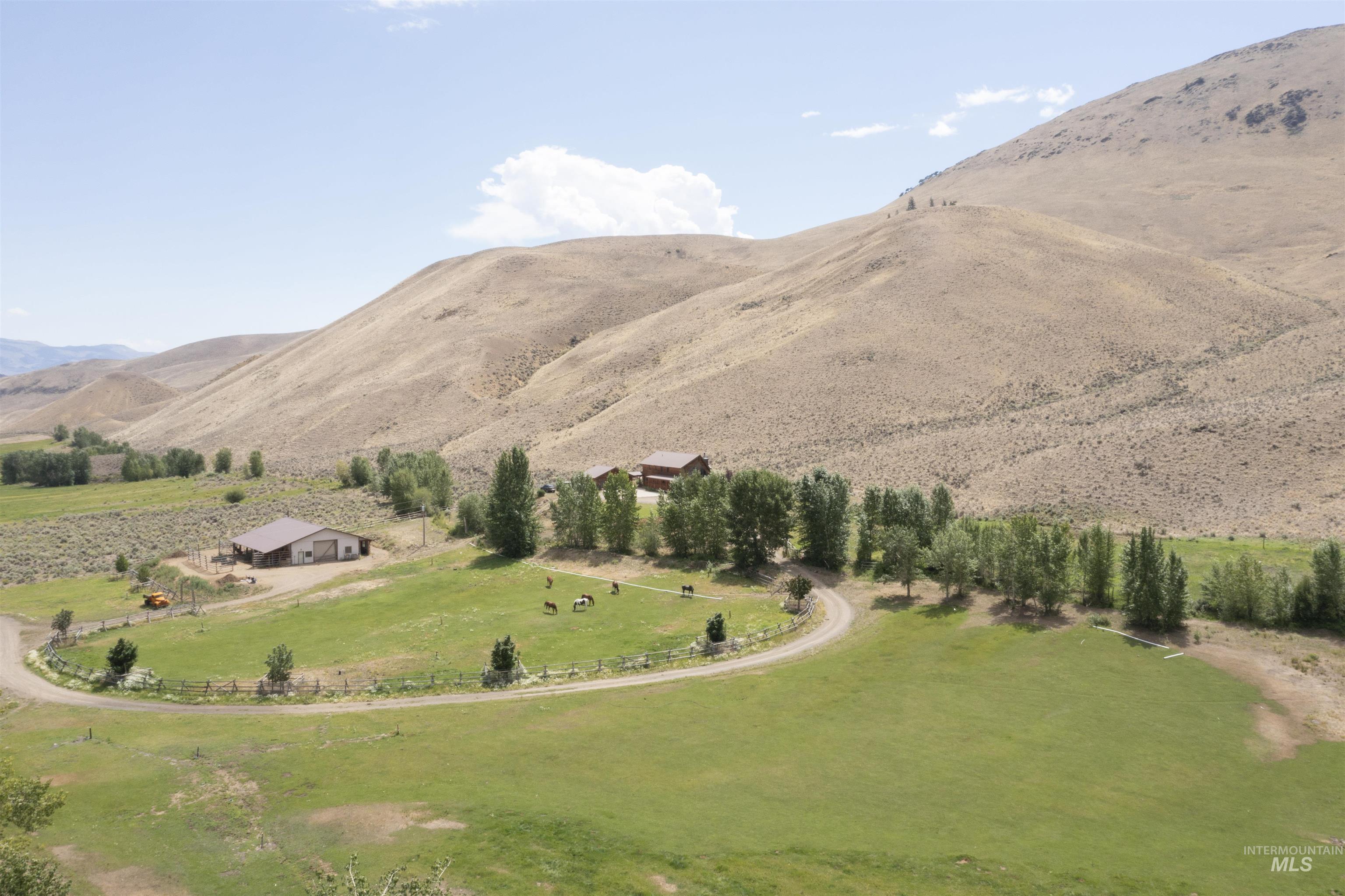 9885 Challis Creek Rd. Property Photo 45