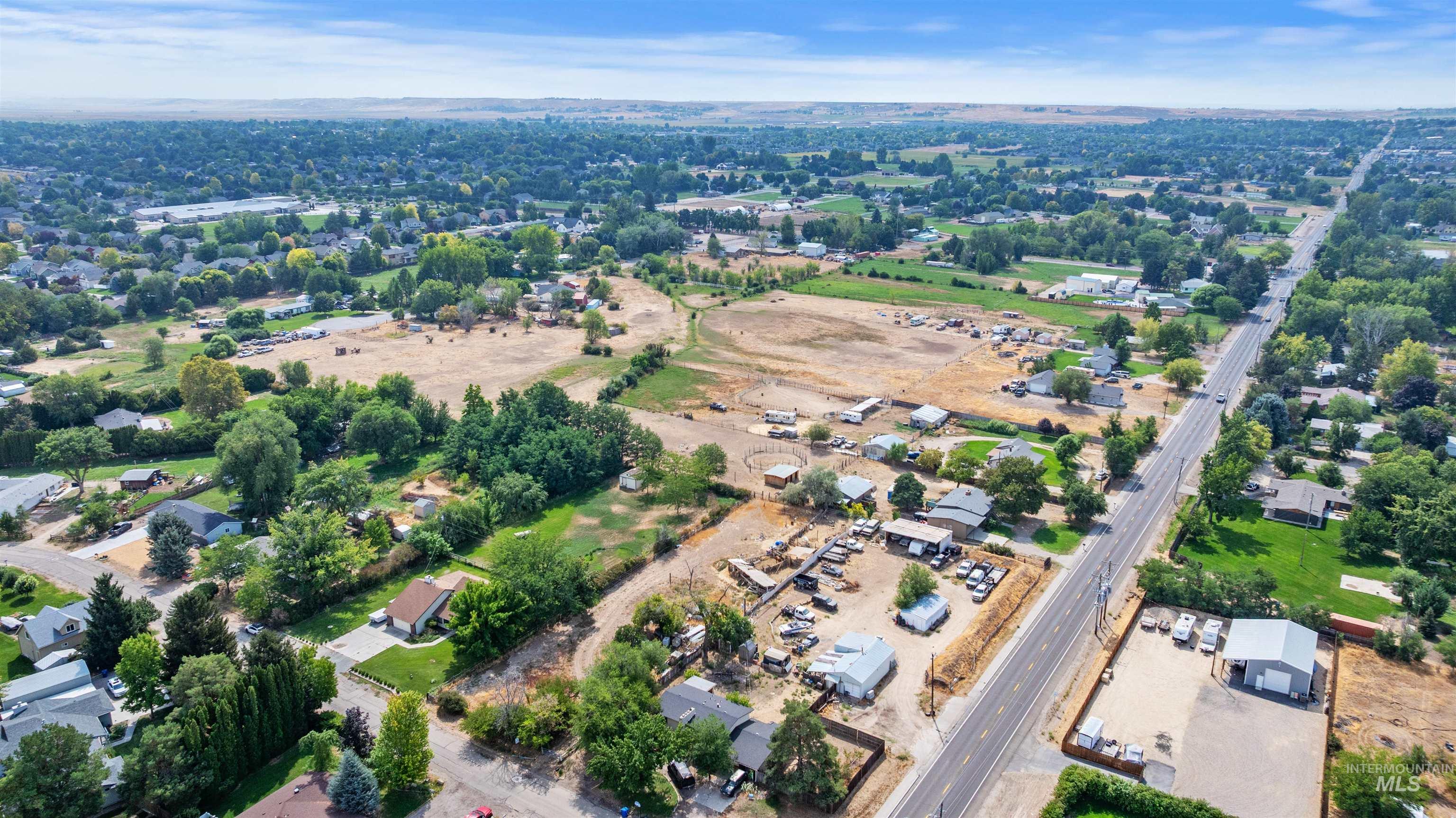 10553 W Reutzel Dr Property Photo 6