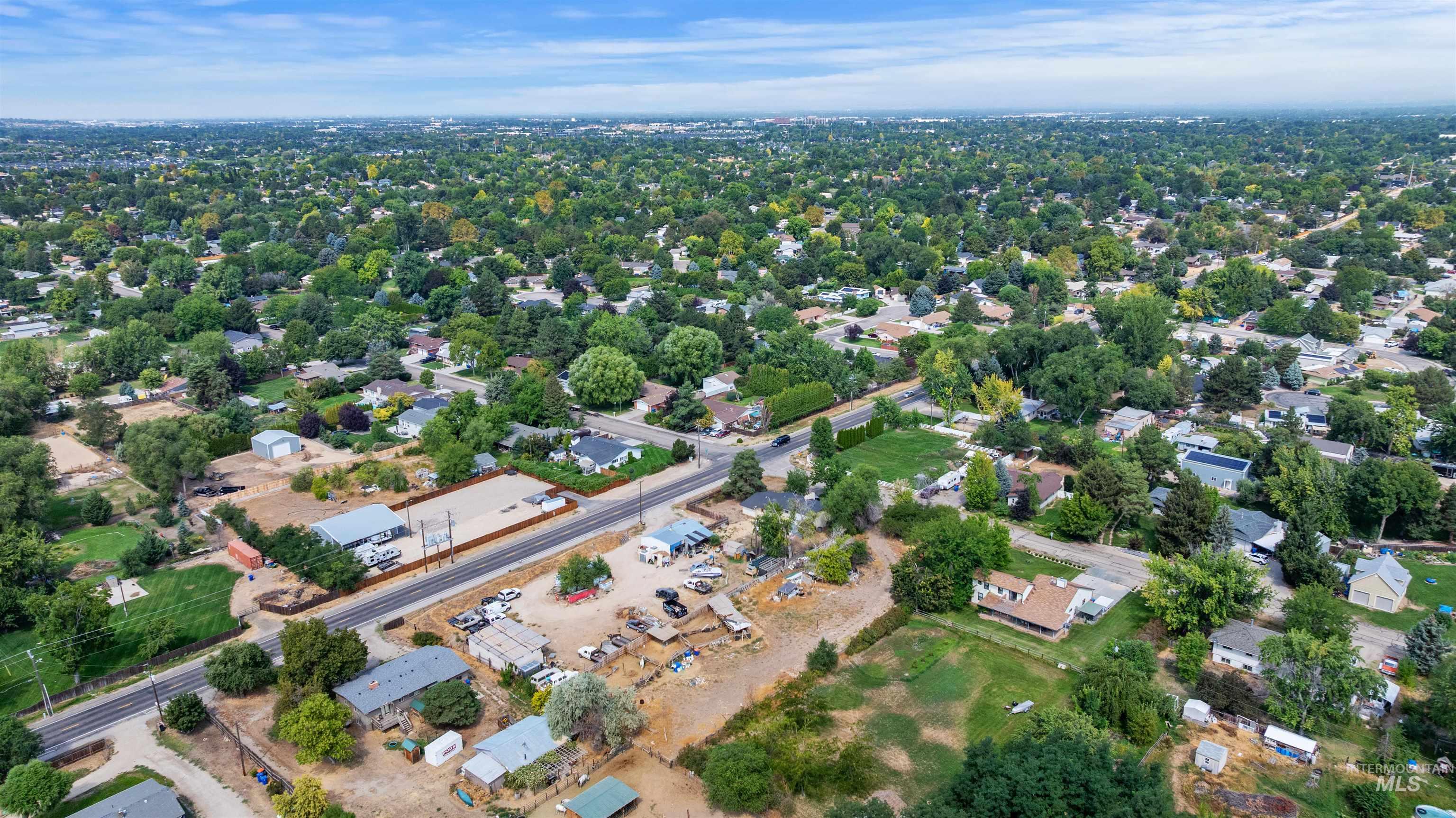 10553 W Reutzel Dr Property Photo 8