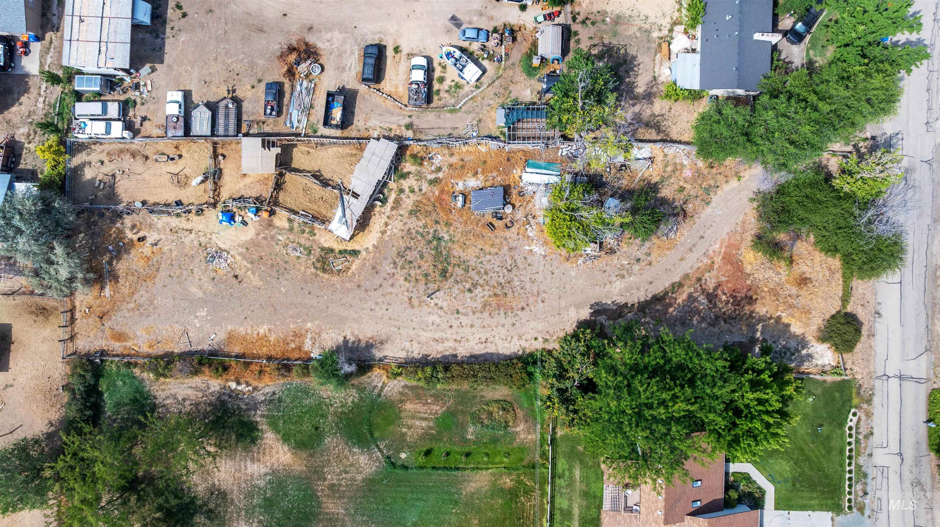 10553 W Reutzel Dr Property Photo 12