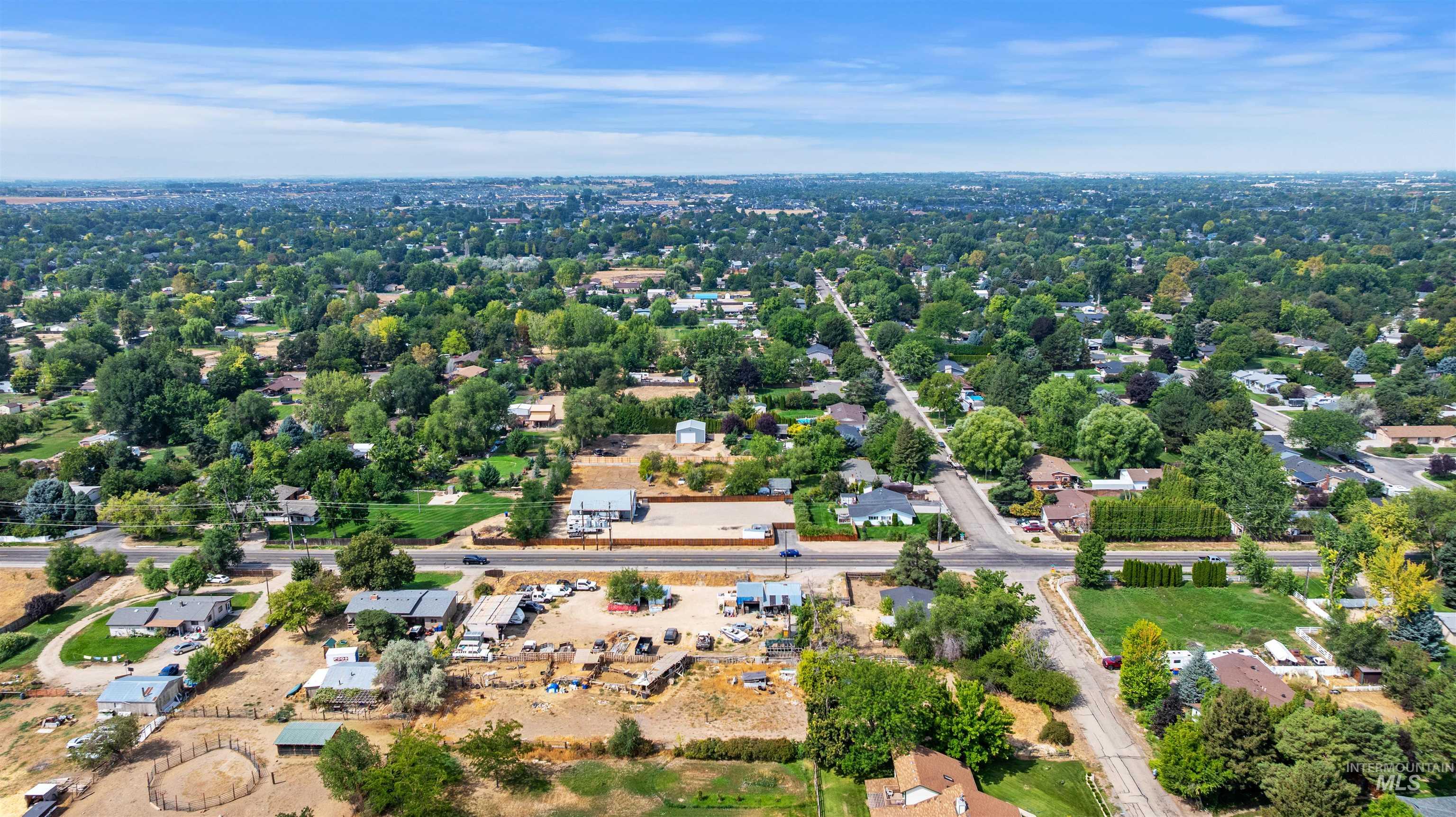 10553 W Reutzel Dr Property Photo 13