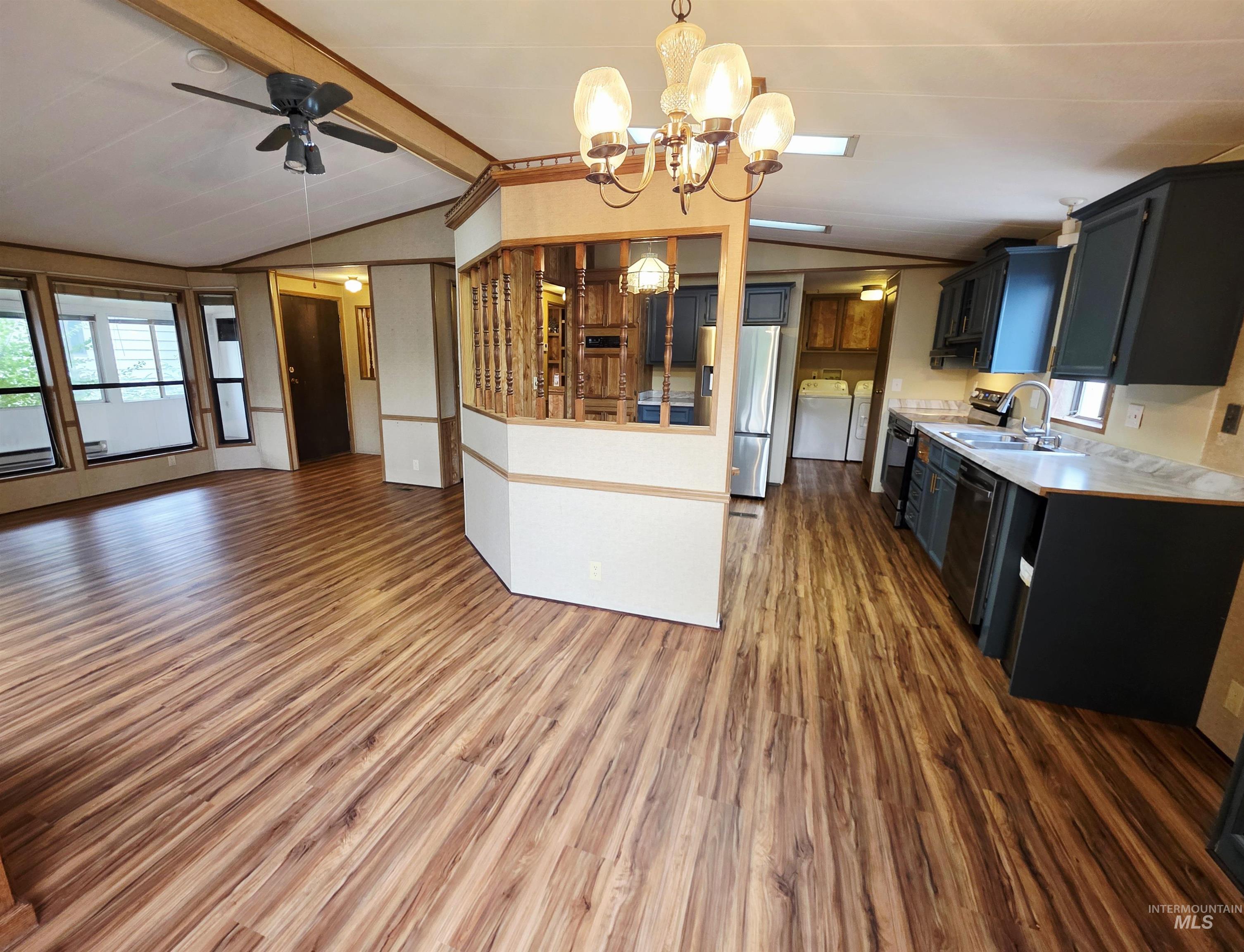 2015 6th Ave Property Photo 6