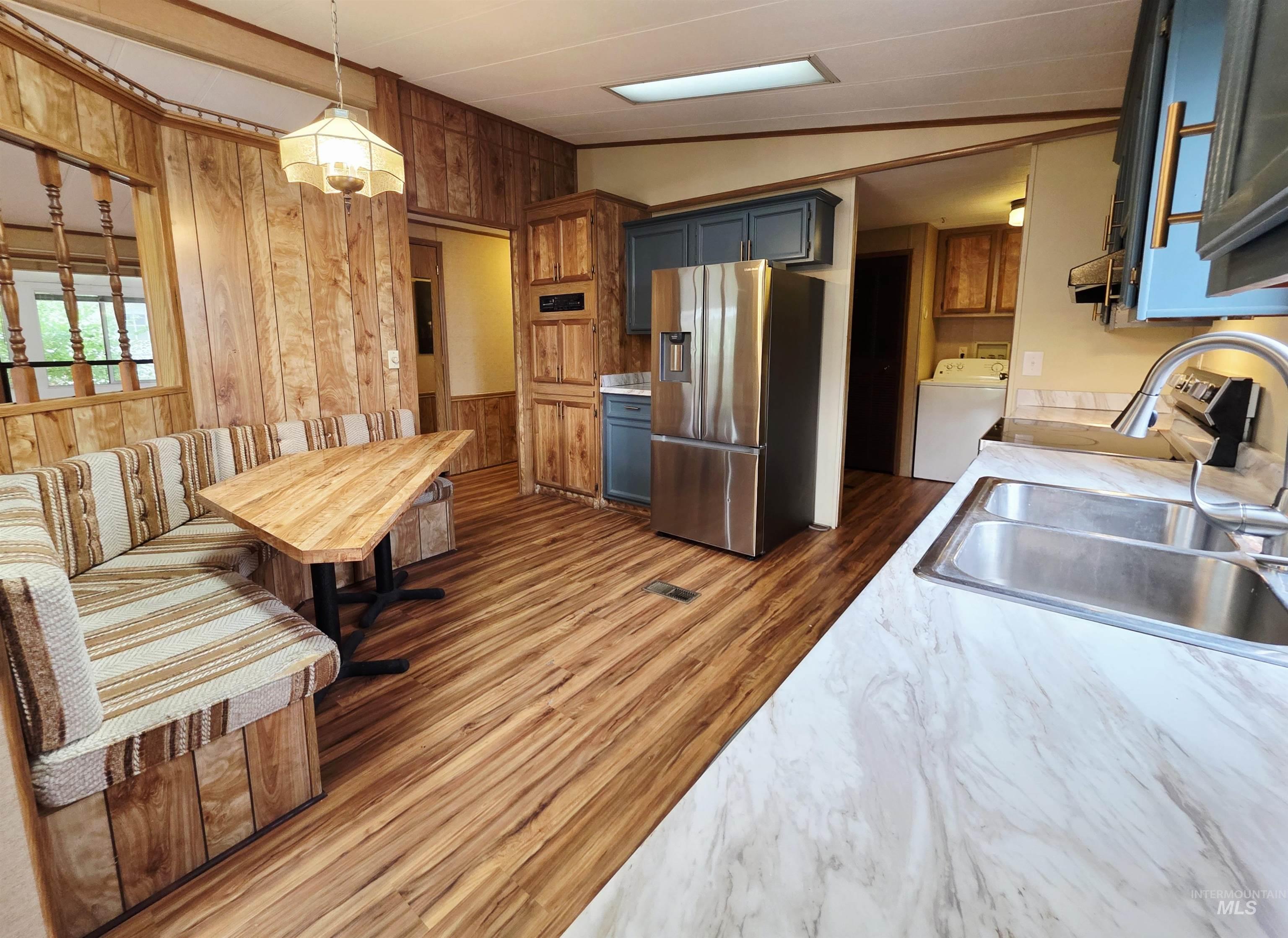 2015 6th Ave Property Photo 7