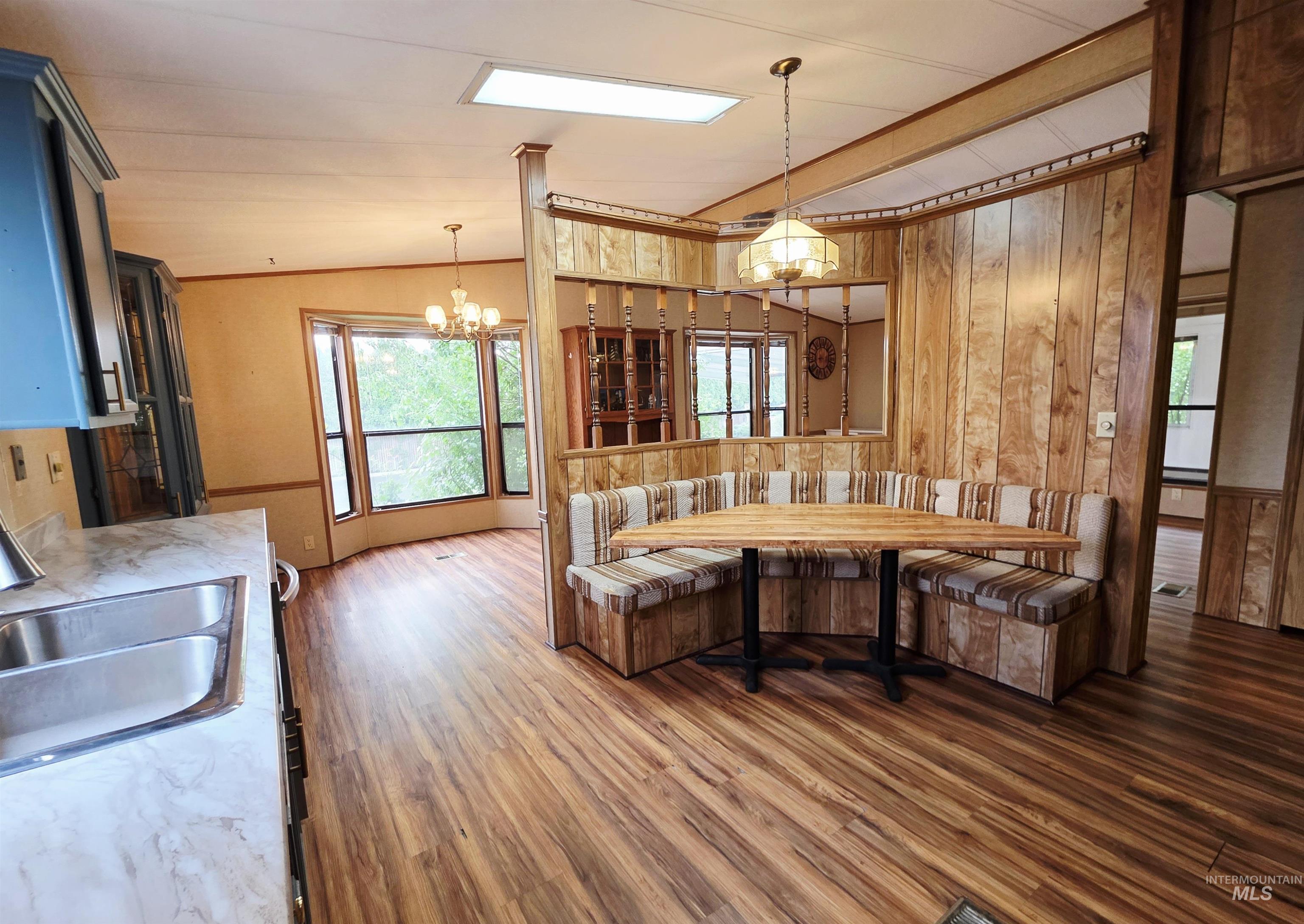 2015 6th Ave Property Photo 8