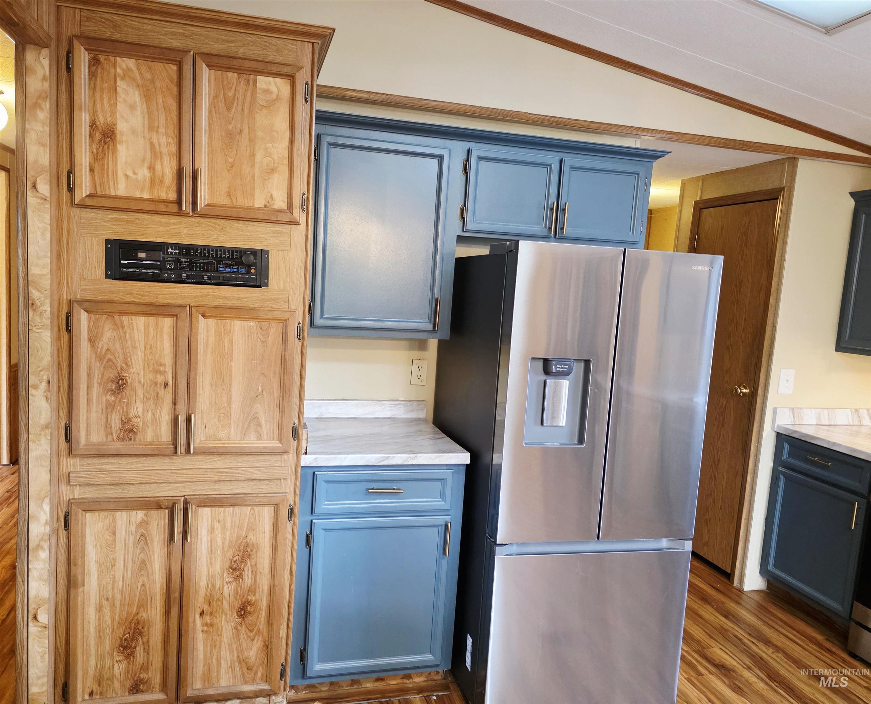 2015 6th Ave Property Photo 9