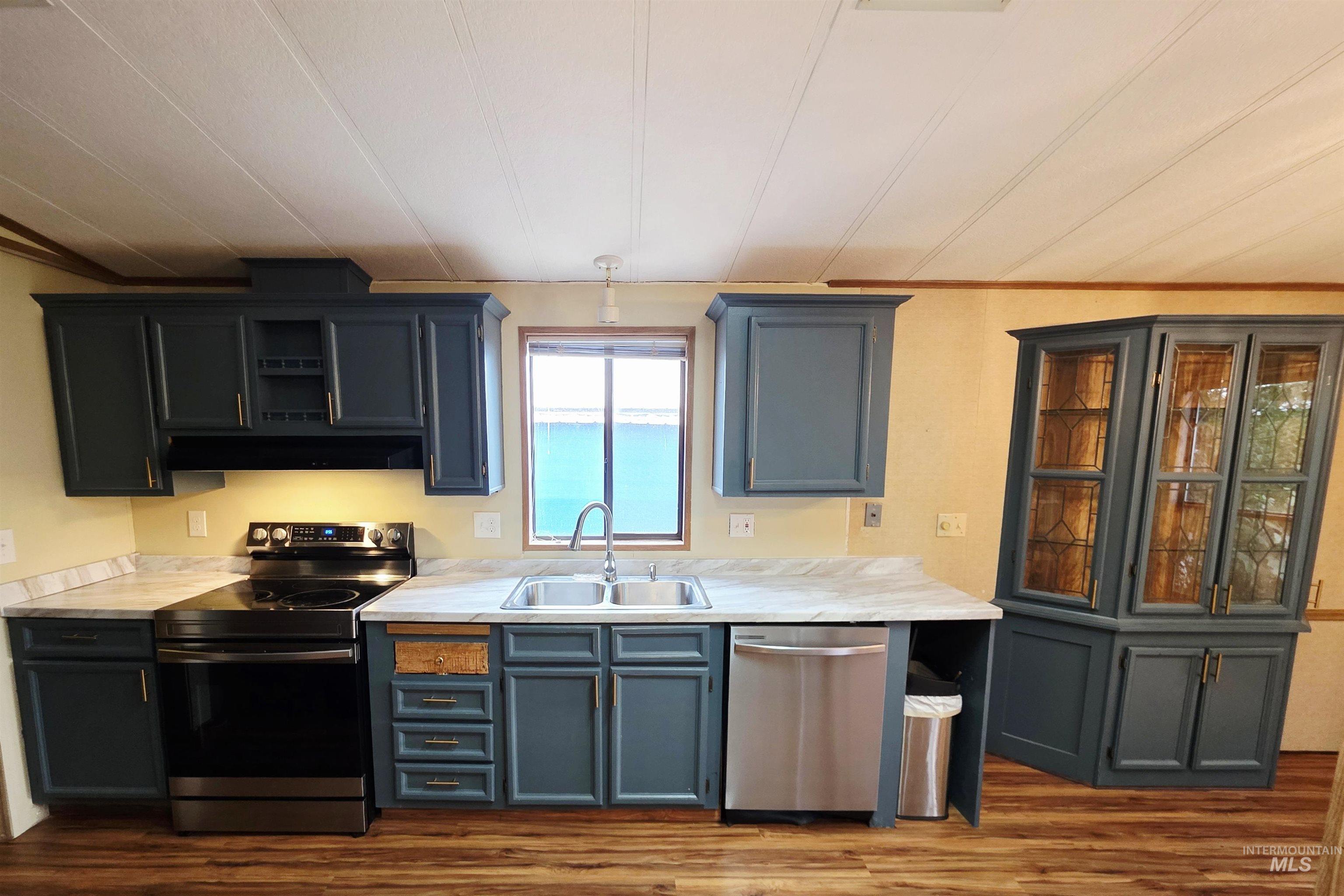 2015 6th Ave Property Photo 12