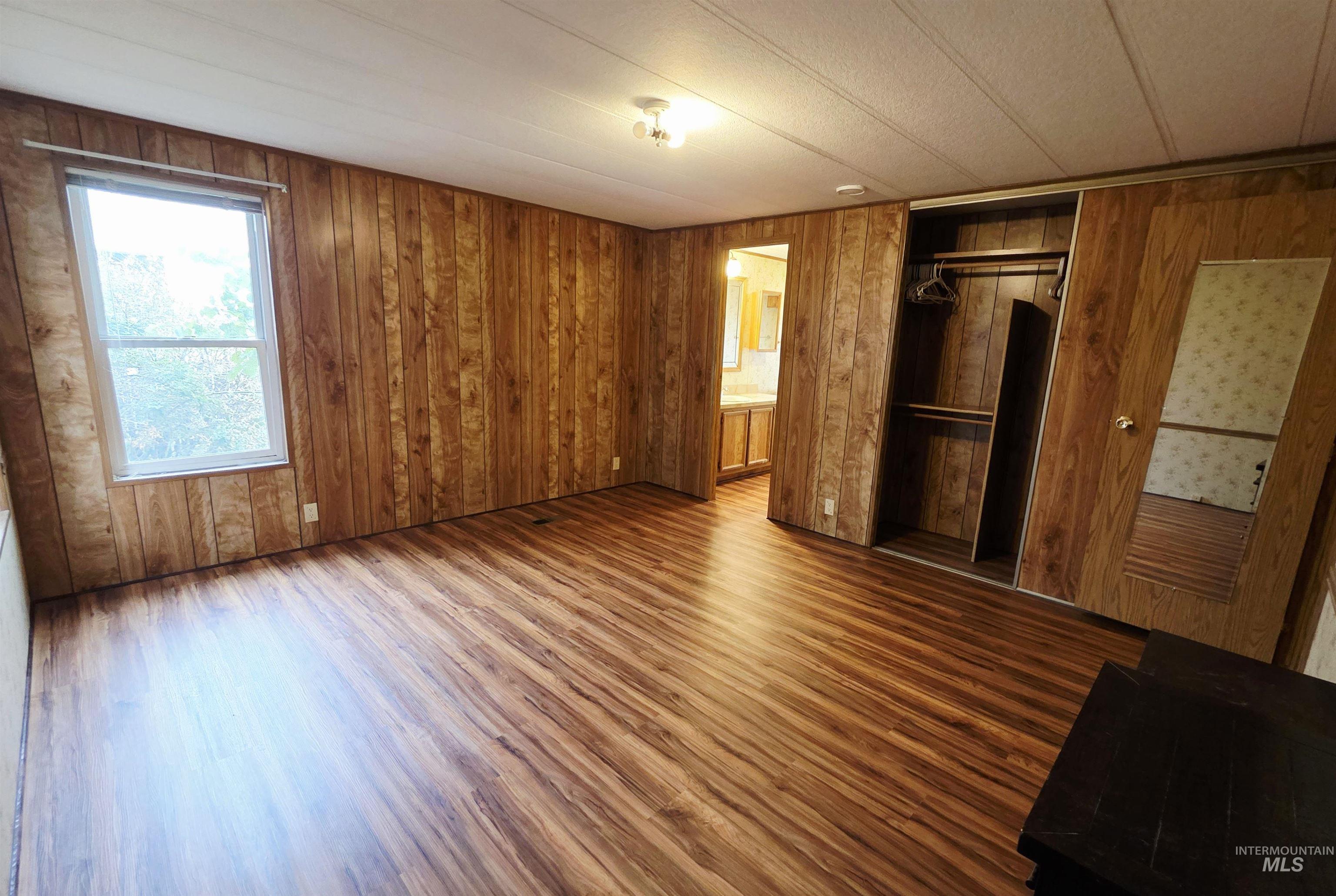 2015 6th Ave Property Photo 17
