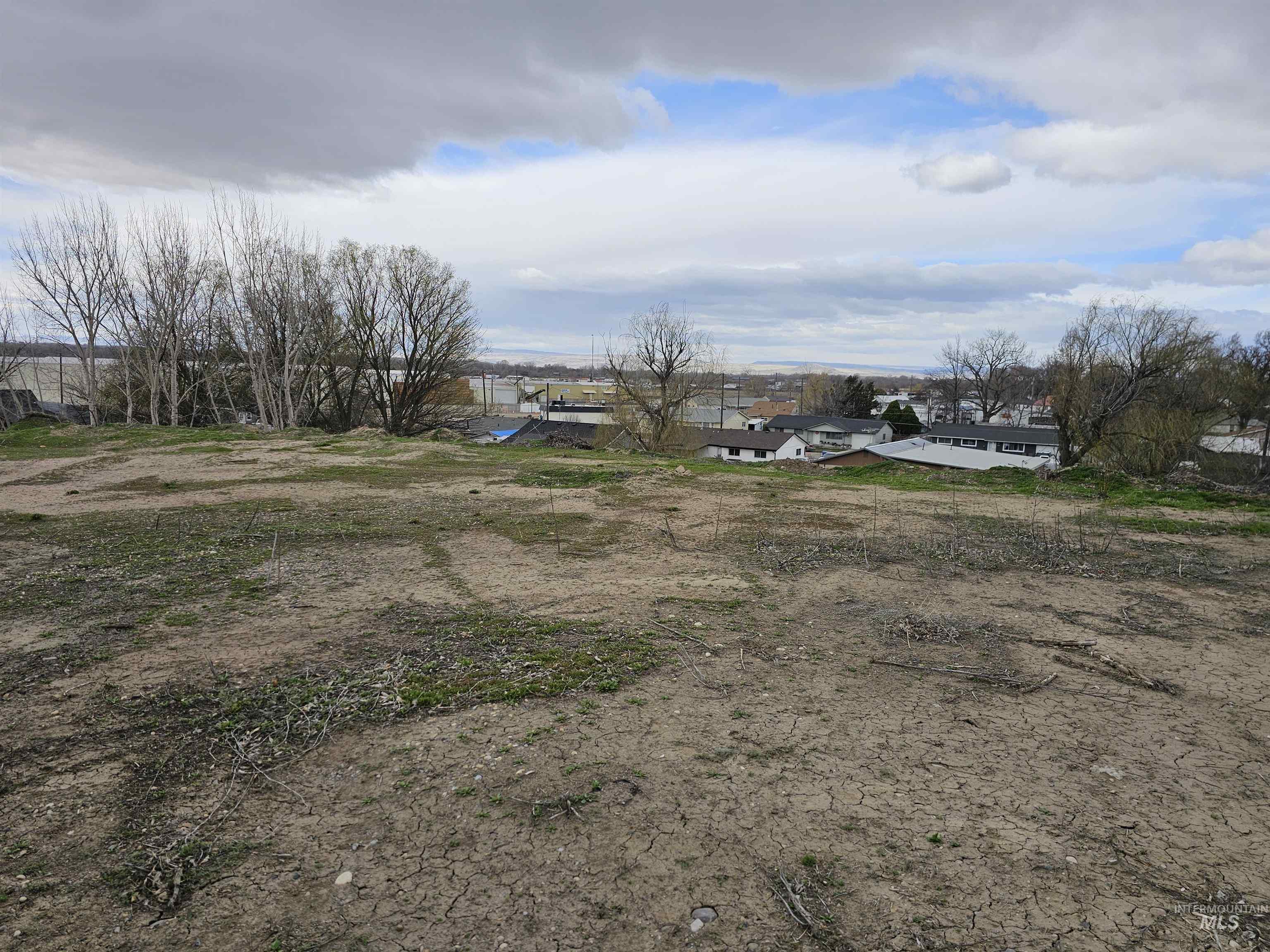 905 & 908 E Verina Circle Property Photo 10