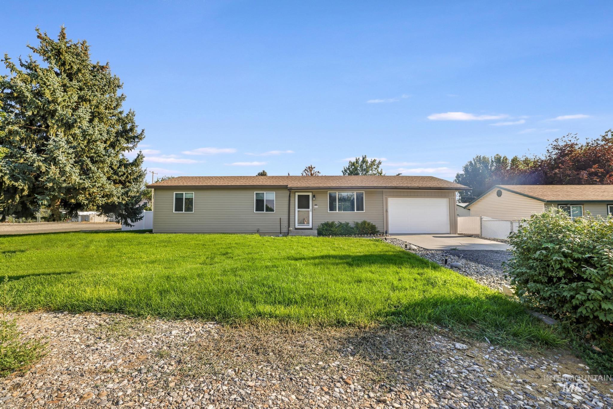 501 4th Ave W Property Photo 1