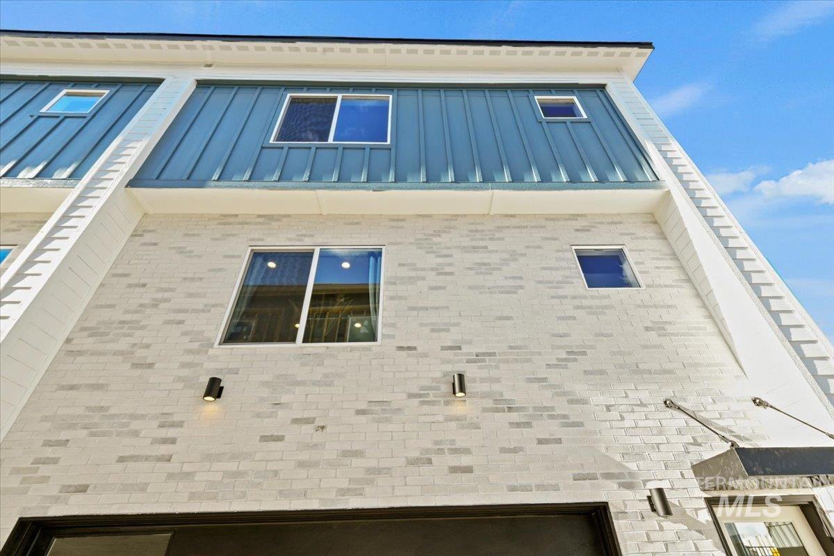 518 N Lucy Lane Property Photo 25