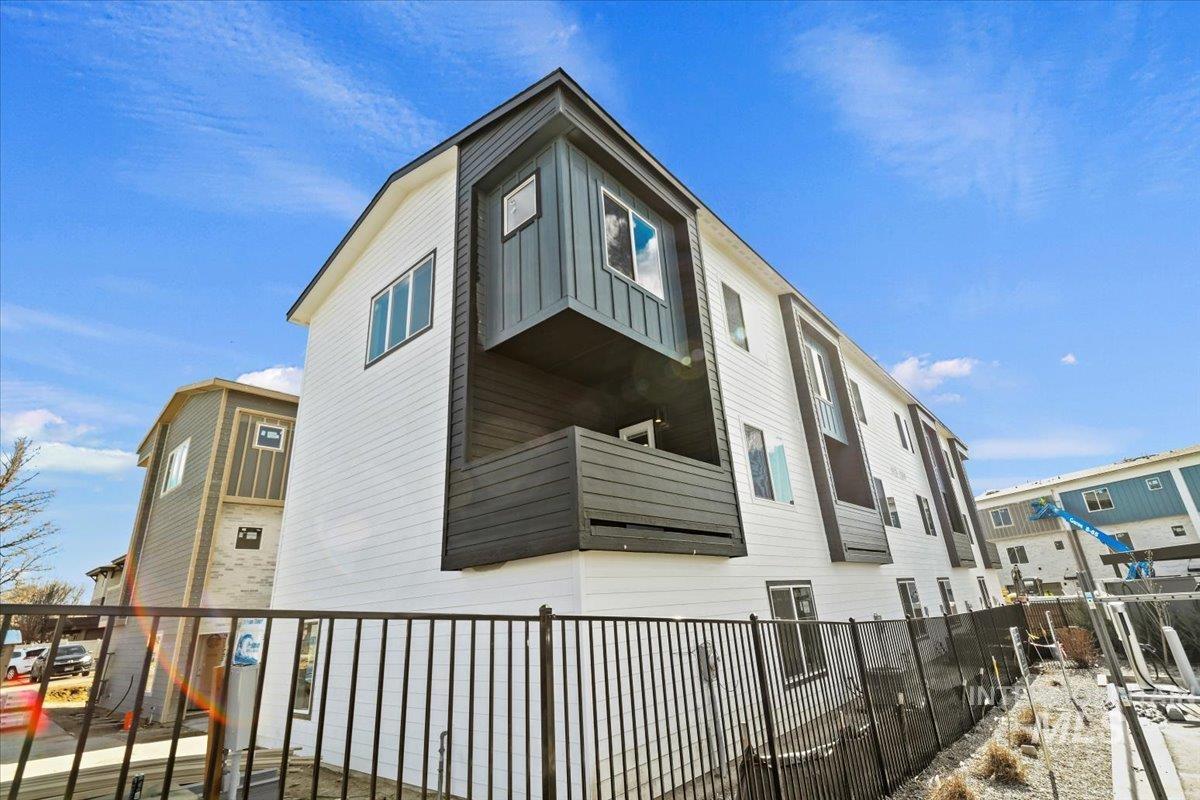 518 N Lucy Lane Property Photo 26