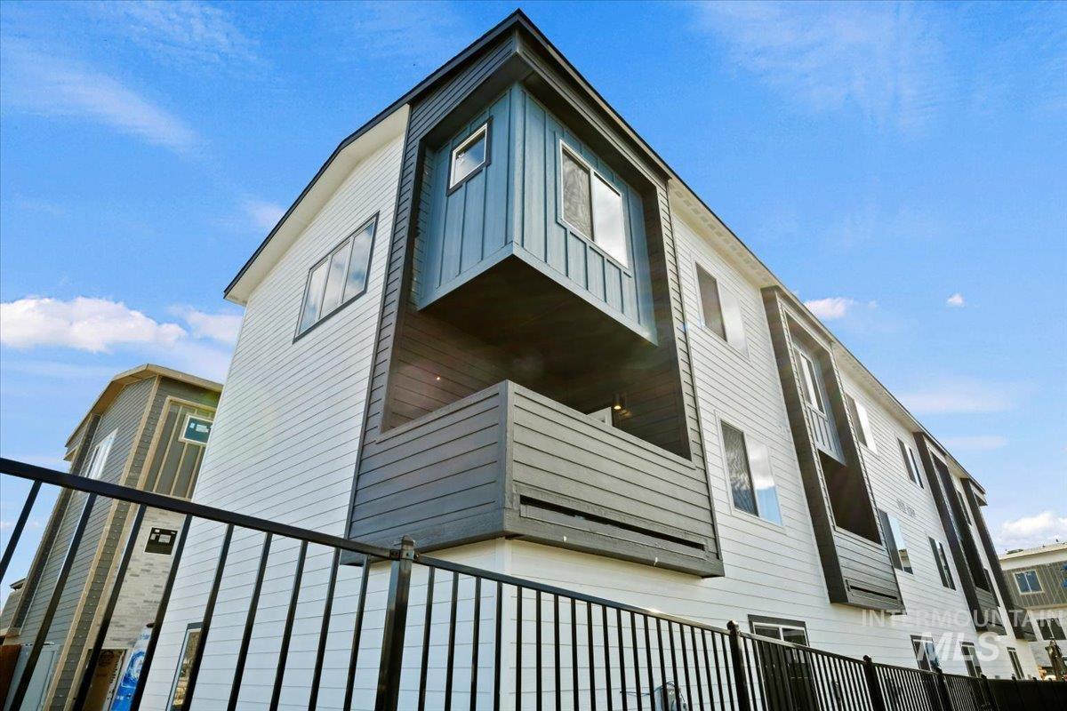 518 N Lucy Lane Property Photo 27