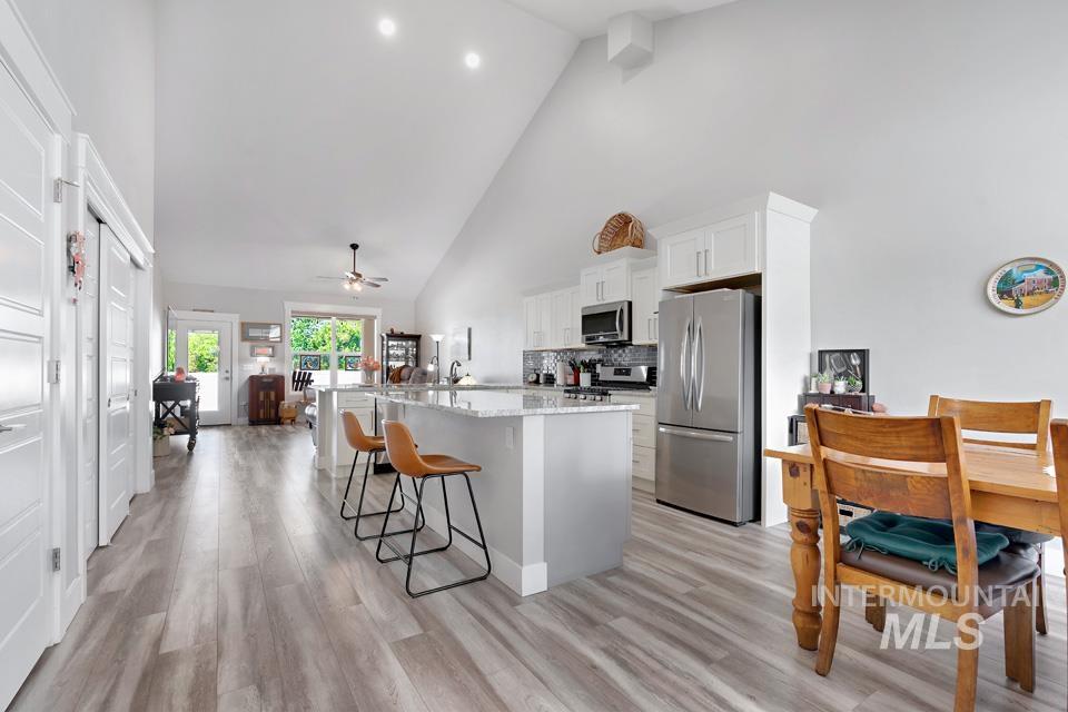 612 Deer Meadows Ln Property Photo 3