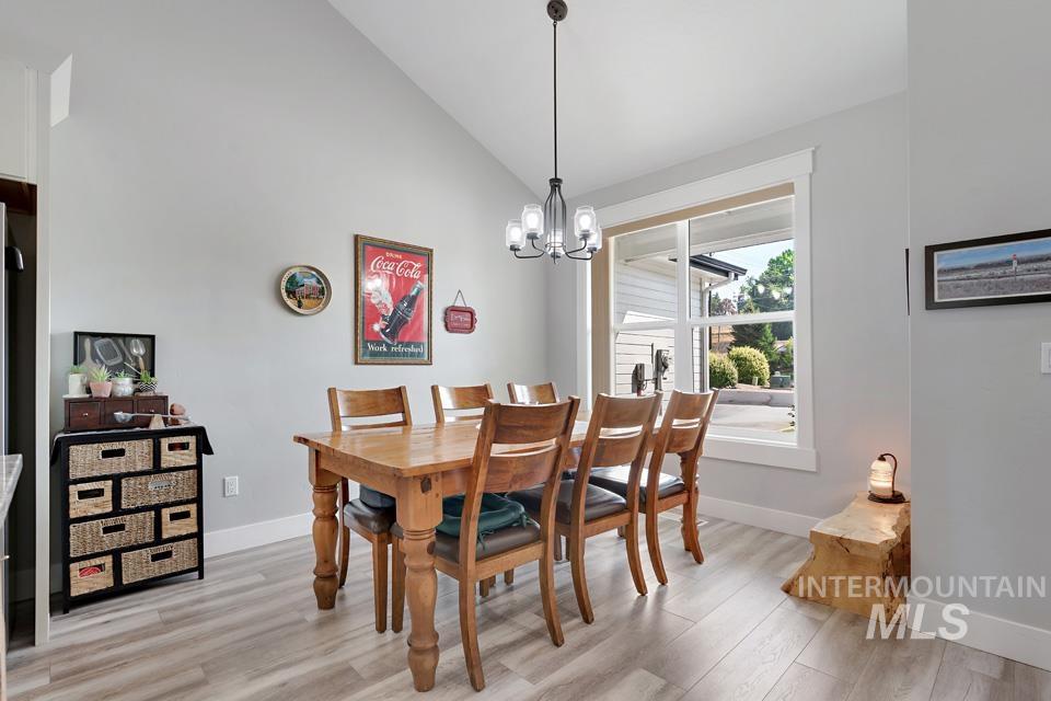 612 Deer Meadows Ln Property Photo 5