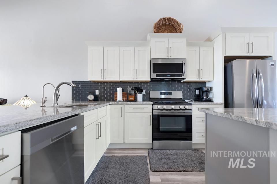 612 Deer Meadows Ln Property Photo 9