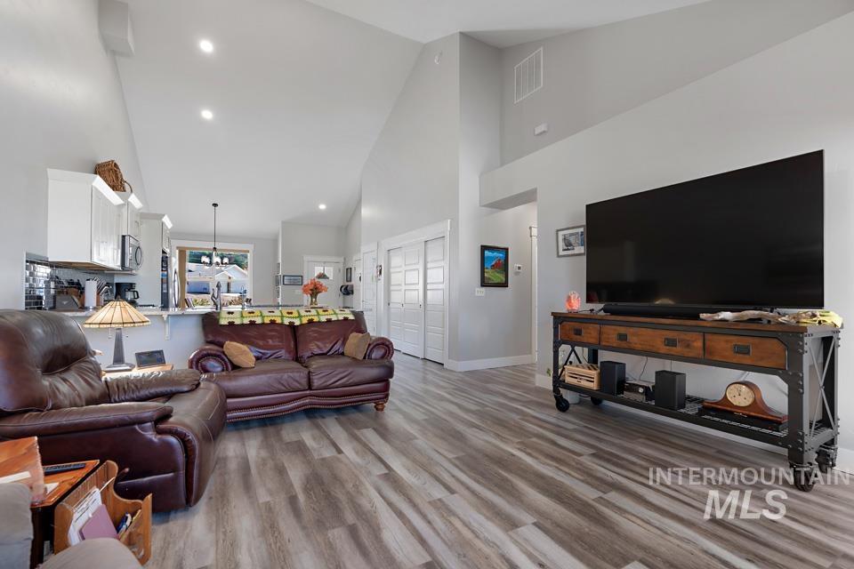 612 Deer Meadows Ln Property Photo 12