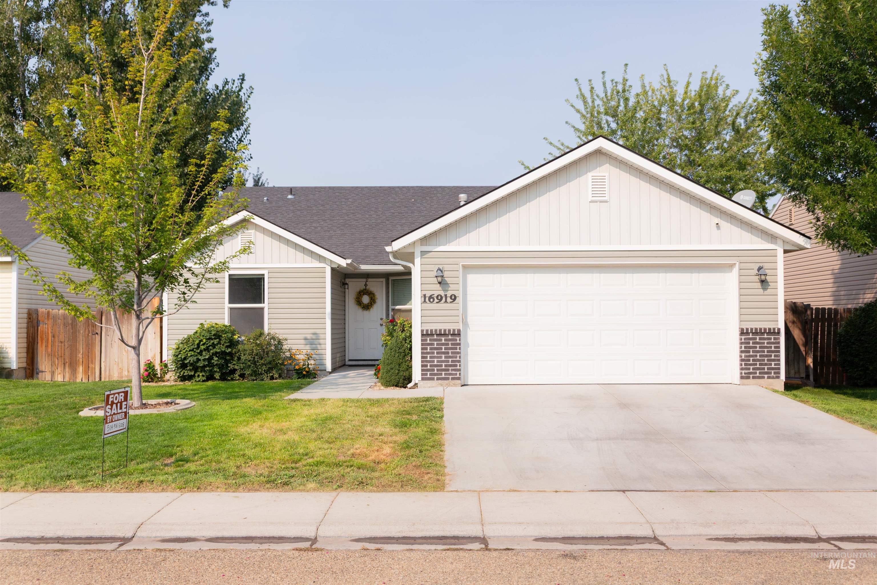 16919 Abram Ave Property Photo 1