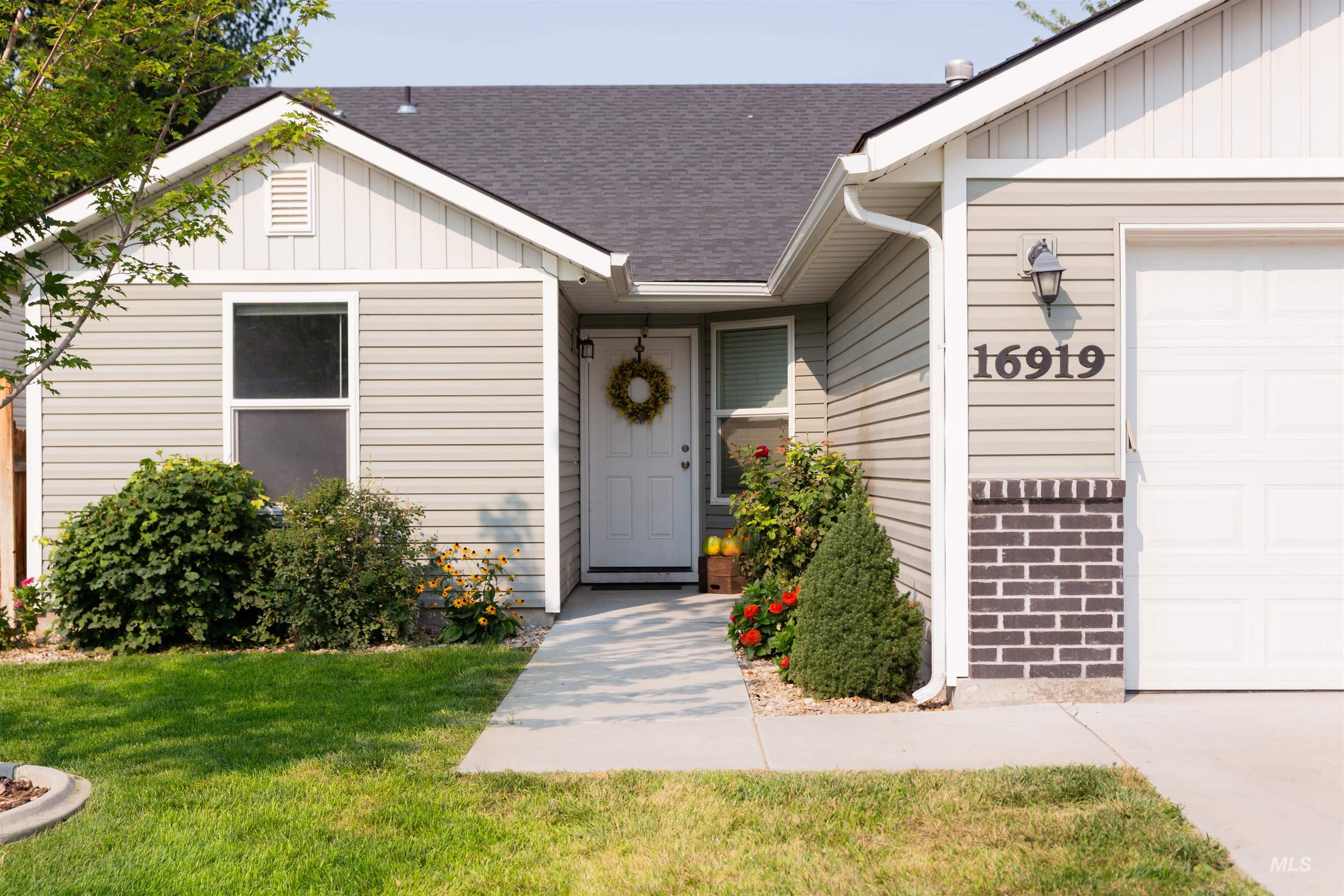 16919 Abram Ave Property Photo 2