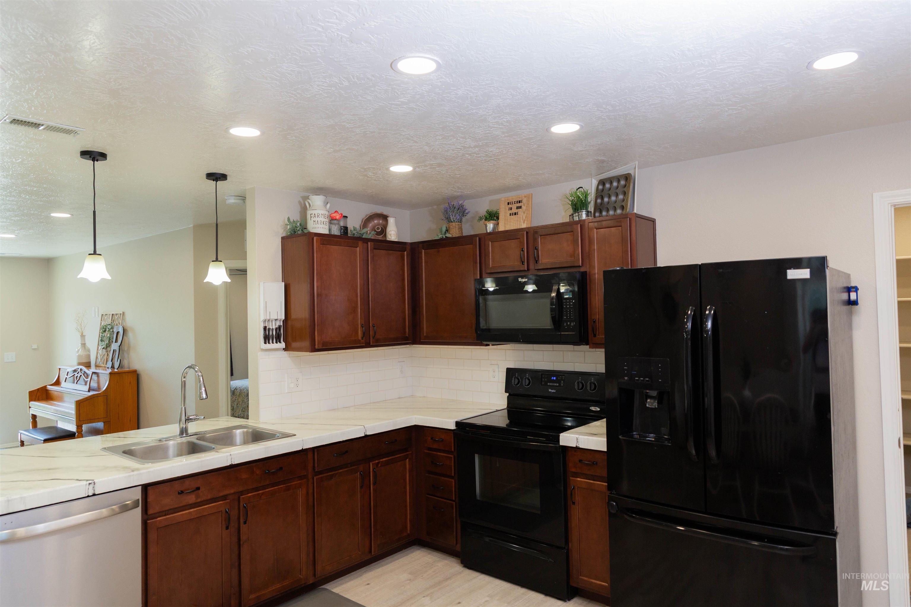 16919 Abram Ave Property Photo 12