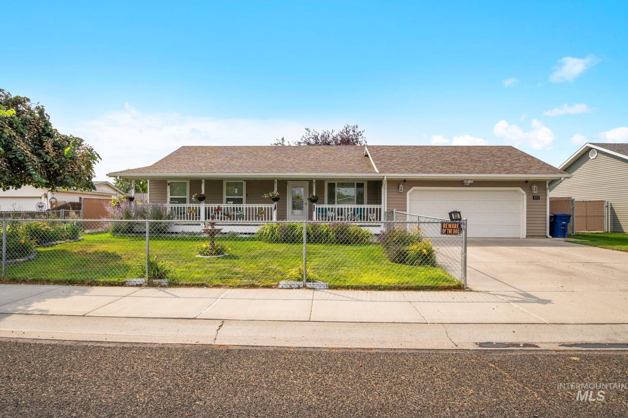 833 Arrow wood Court Property Photo 1