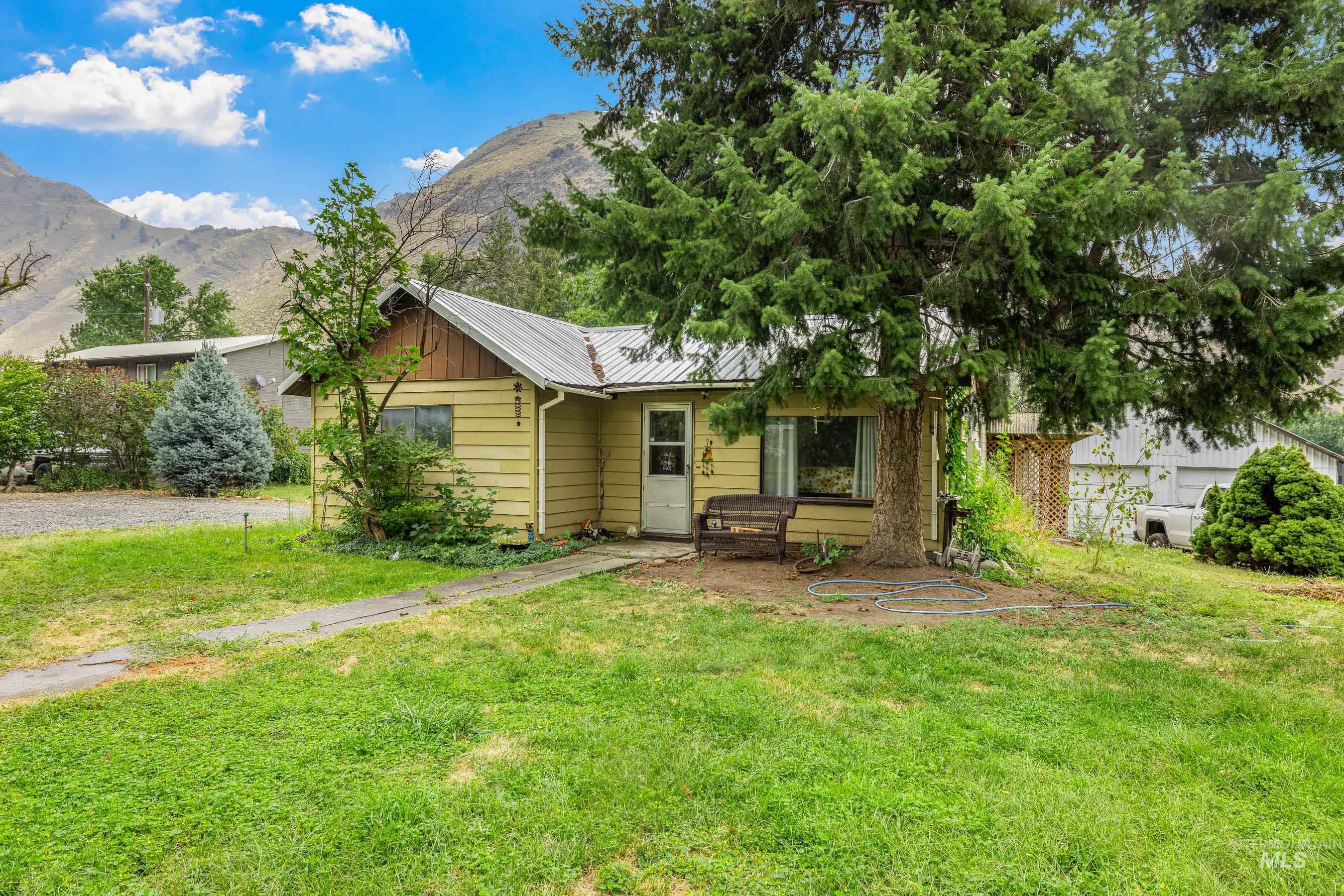 620 S Main Street Property Photo 1