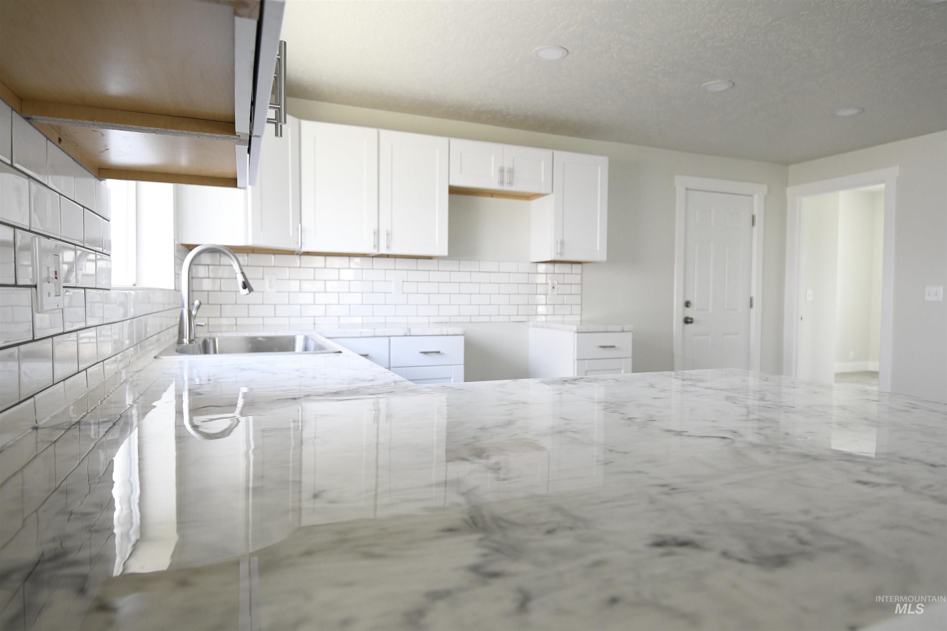 238 W Main Street Property Photo 4