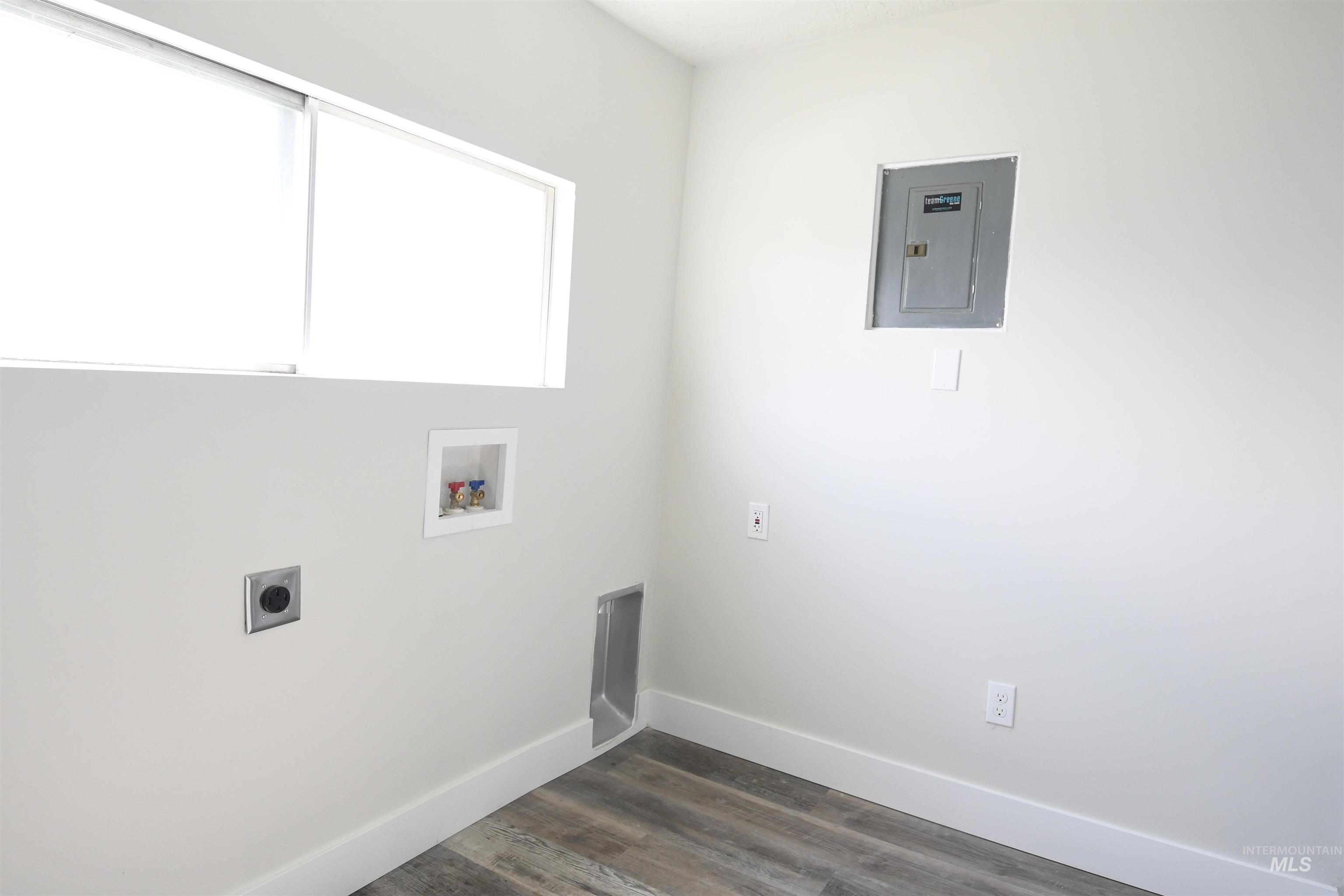 238 W Main Street Property Photo 8