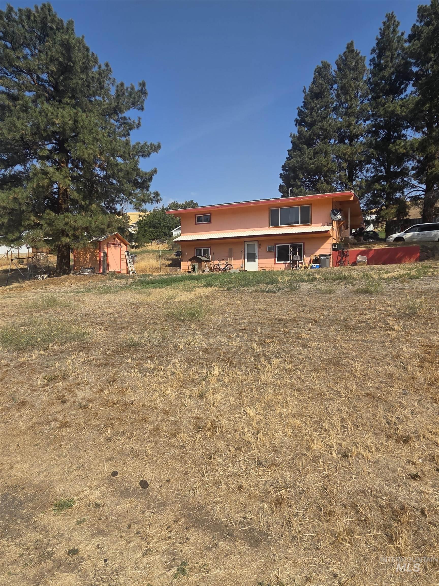 257 24th Property Photo 1