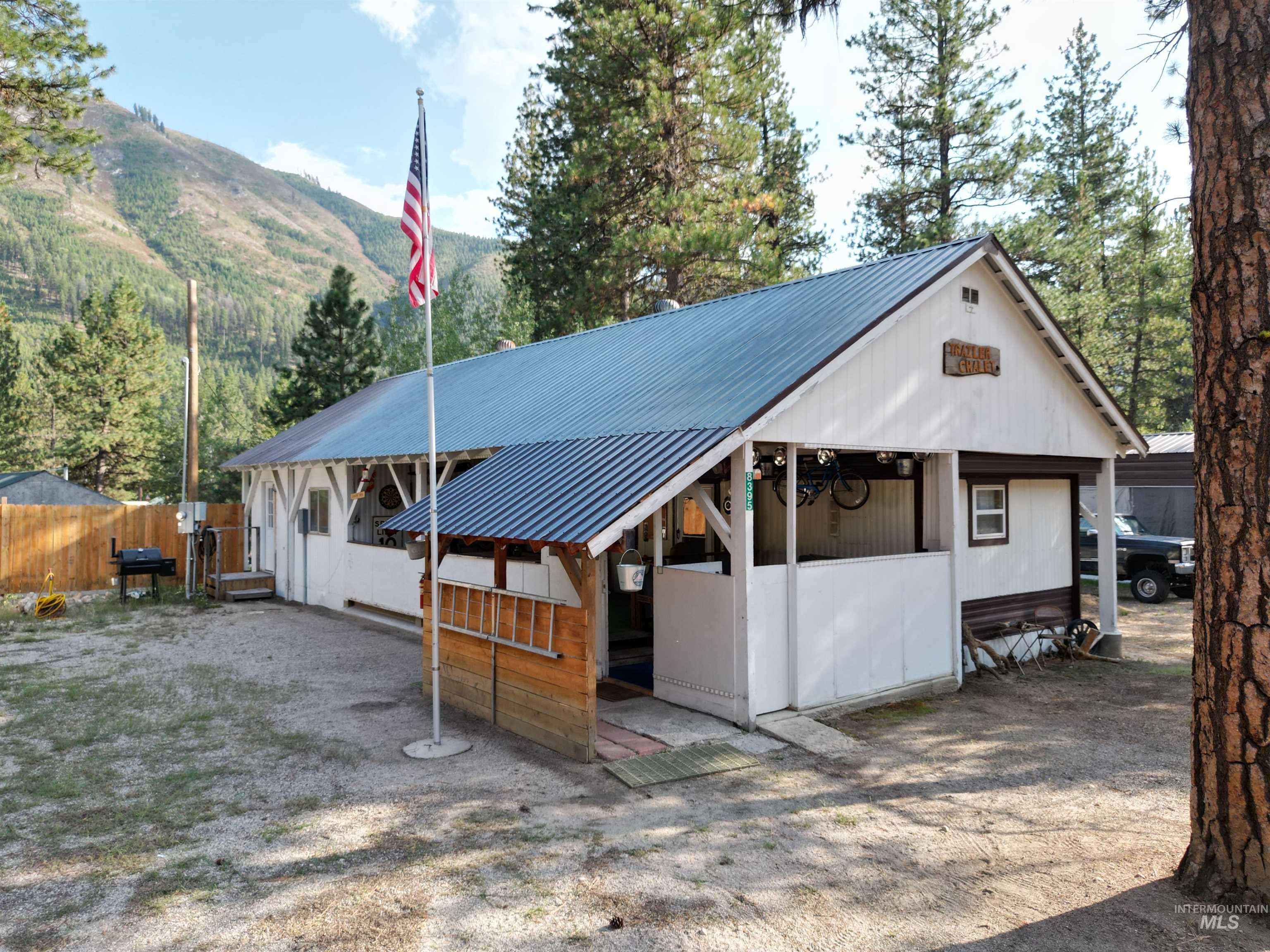 8395 Hwy 21 Property Photo 1