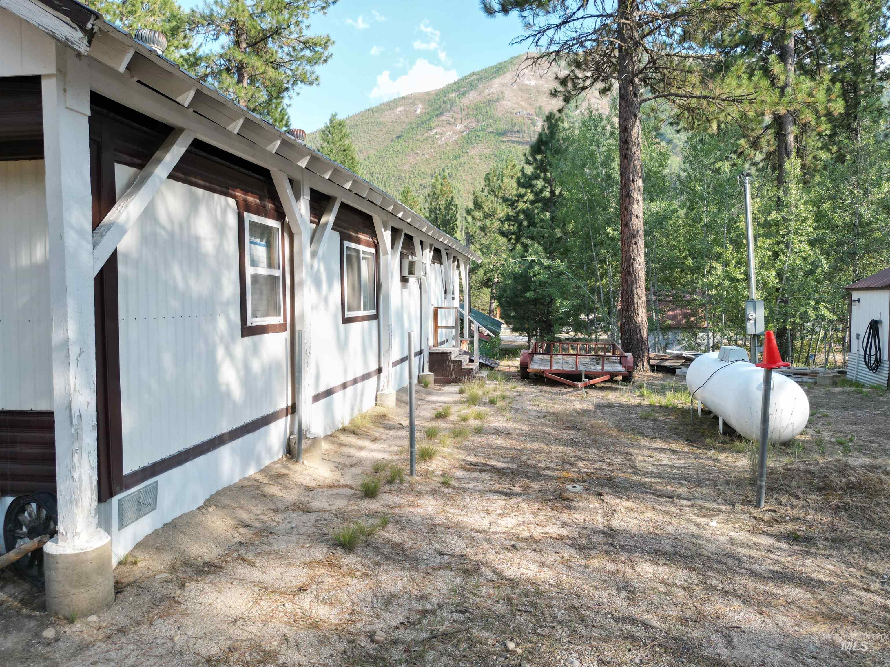 8395 Hwy 21 Property Photo 7