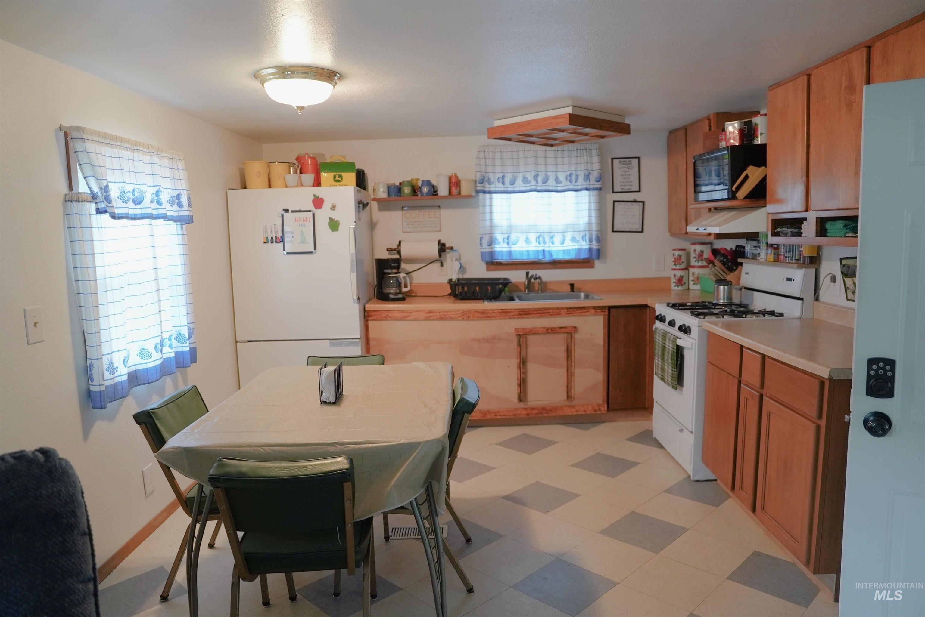 8395 Hwy 21 Property Photo 19