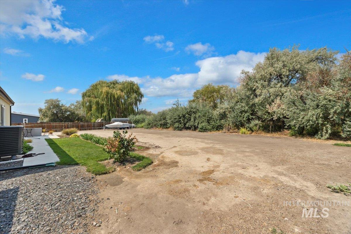 121 Sunset Dr. N Property Photo 30