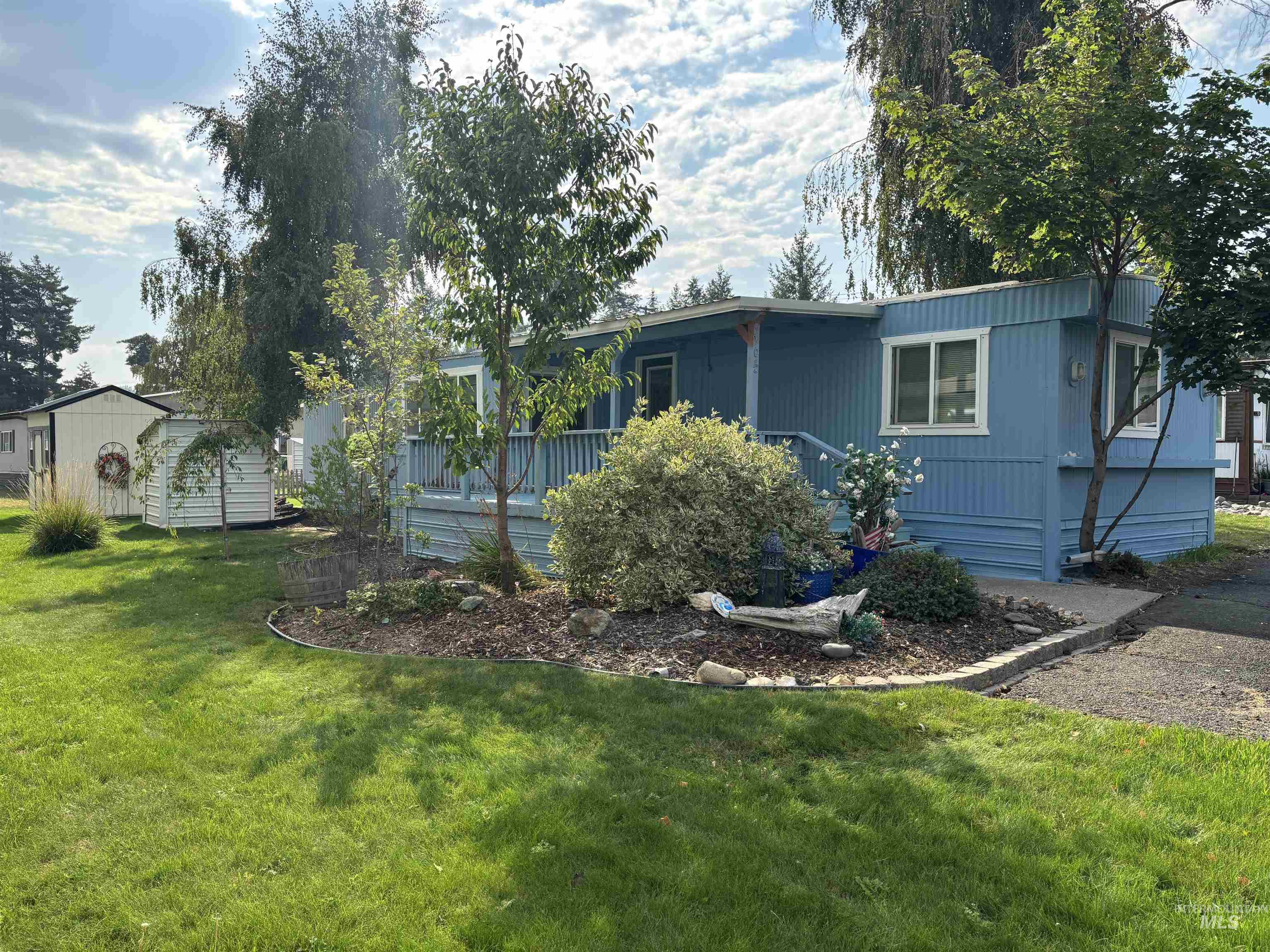 411 N Almon Property Photo 1