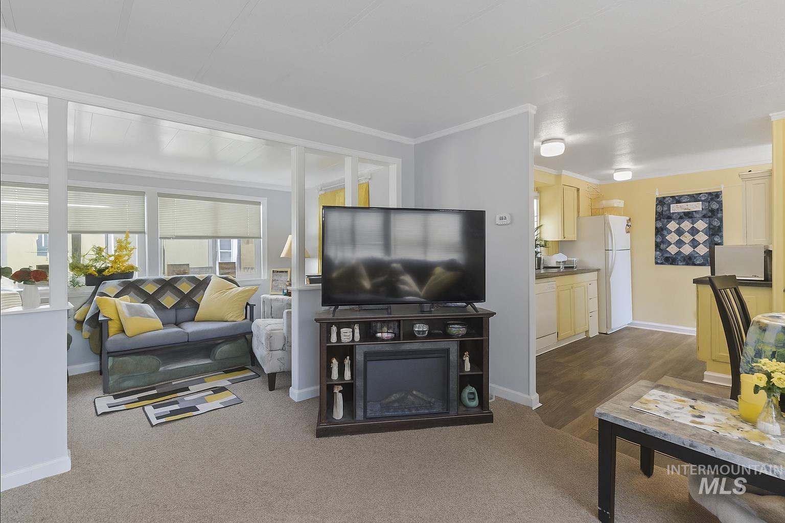 411 N Almon Property Photo 5