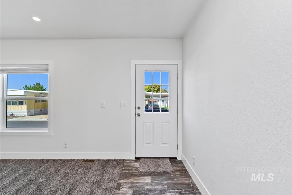 914 N Midland Blvd Property Photo 3