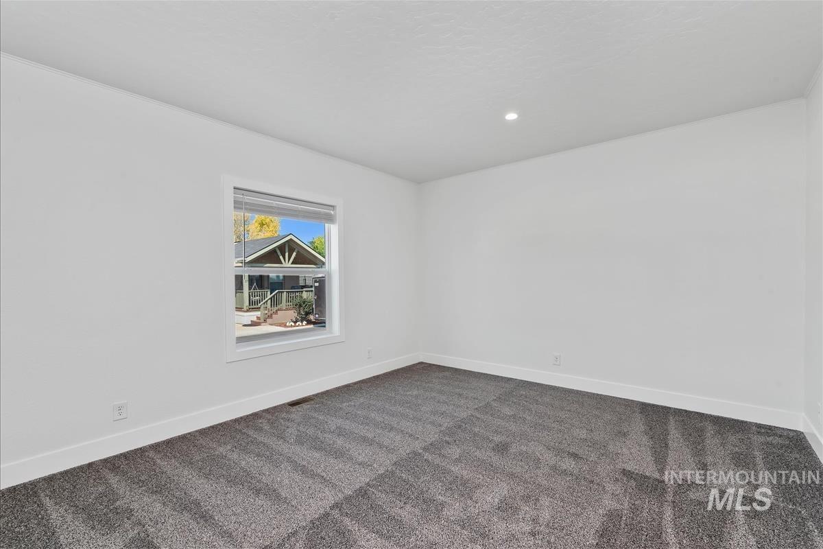 914 N Midland Blvd Property Photo 15
