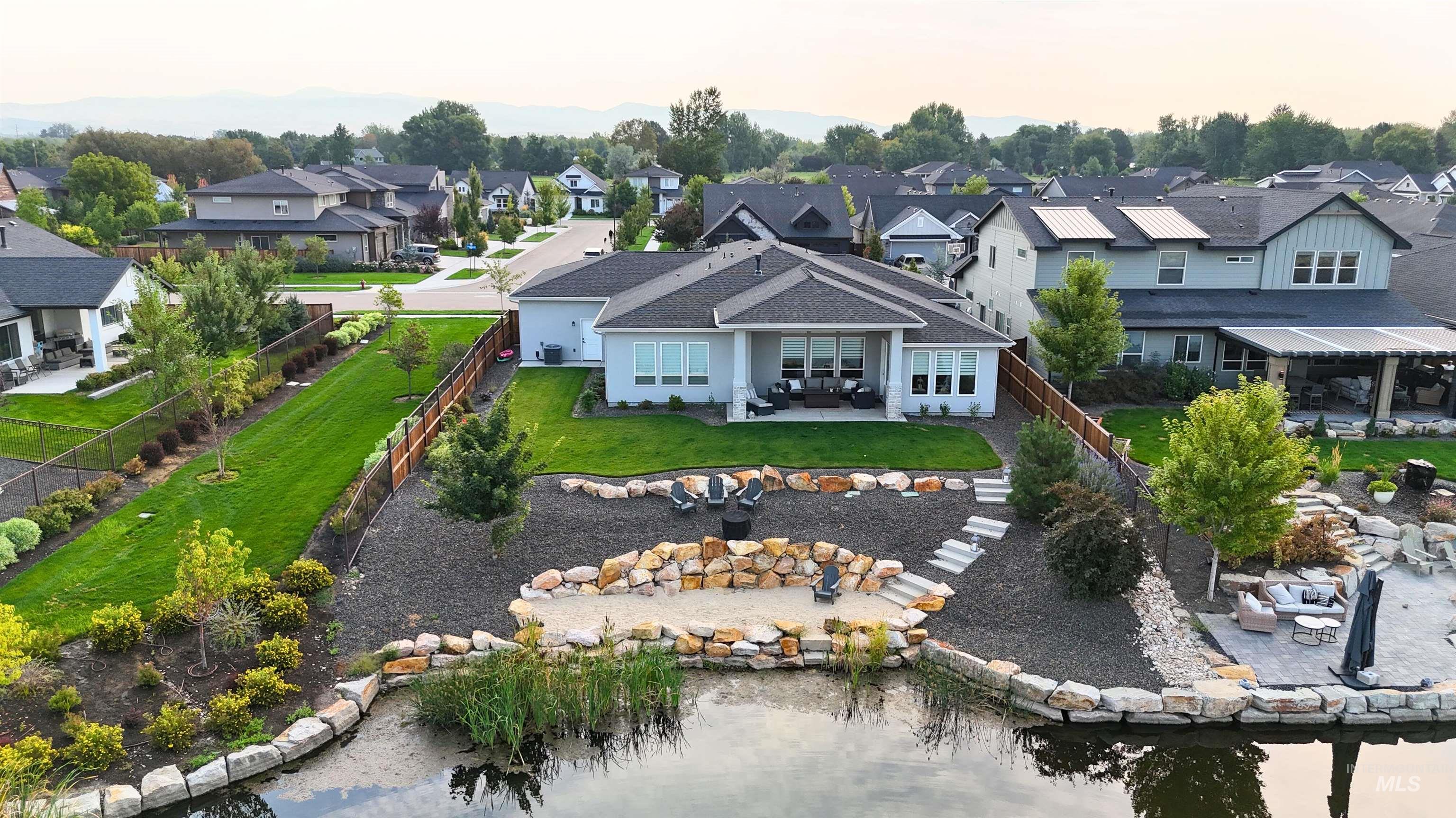 501 S Prospector Ln Property Photo 1