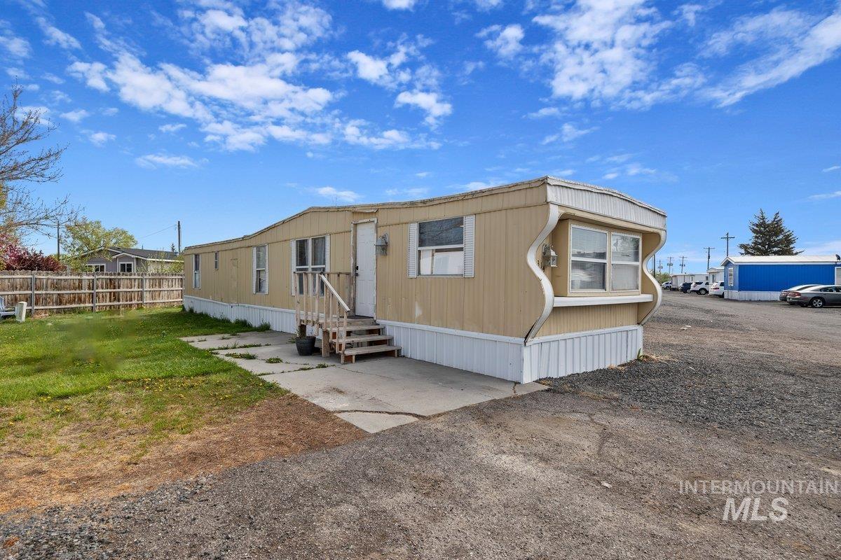 314 W Avenue G Property Photo 1