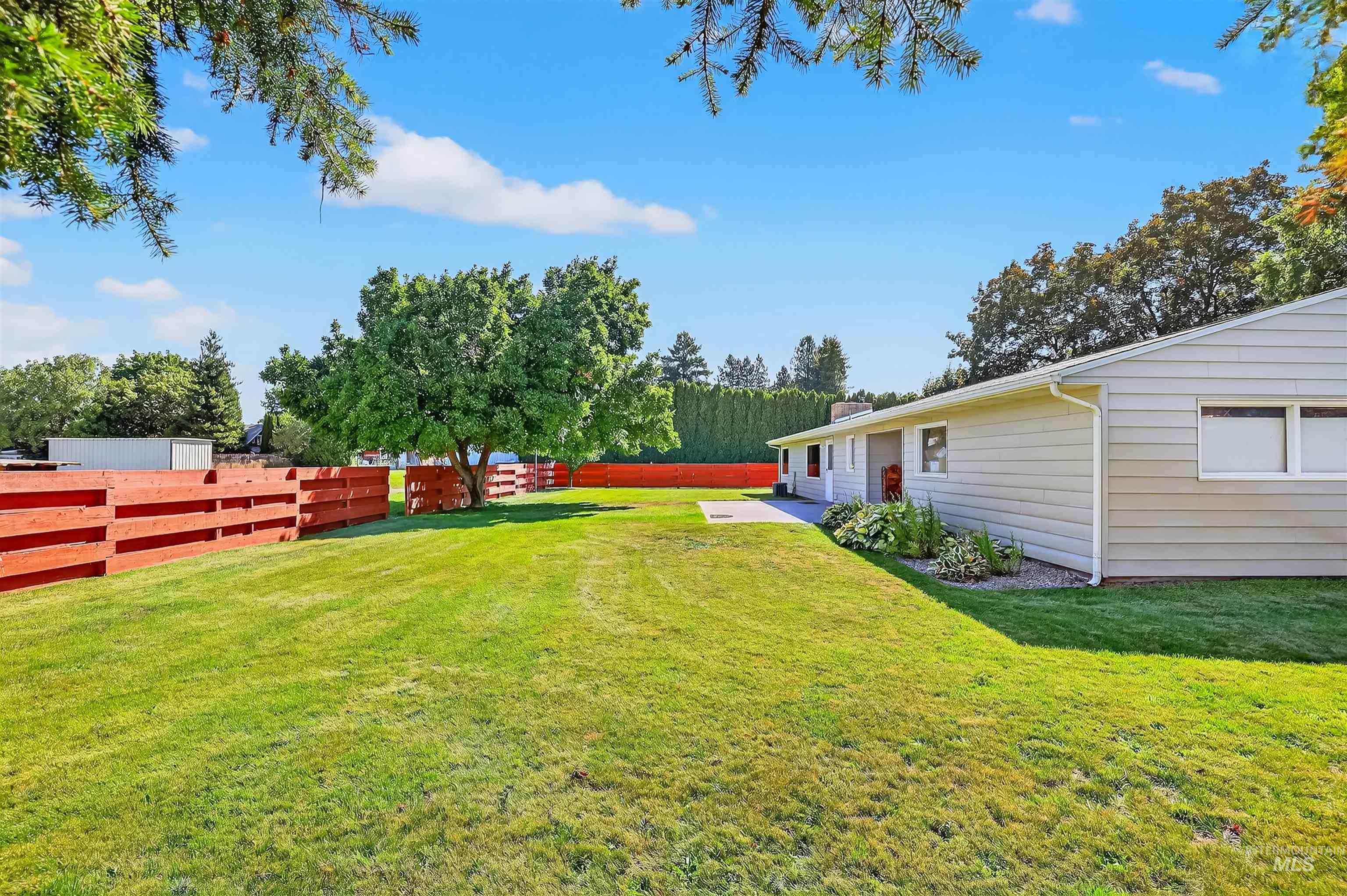 1217 Birch Ave Property Photo 4