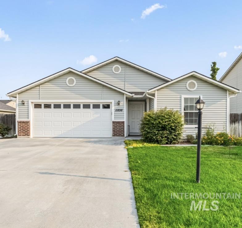 11898 Altamont Property Photo 1