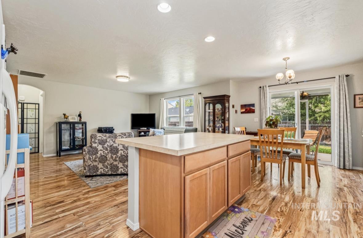 11898 Altamont Property Photo 4