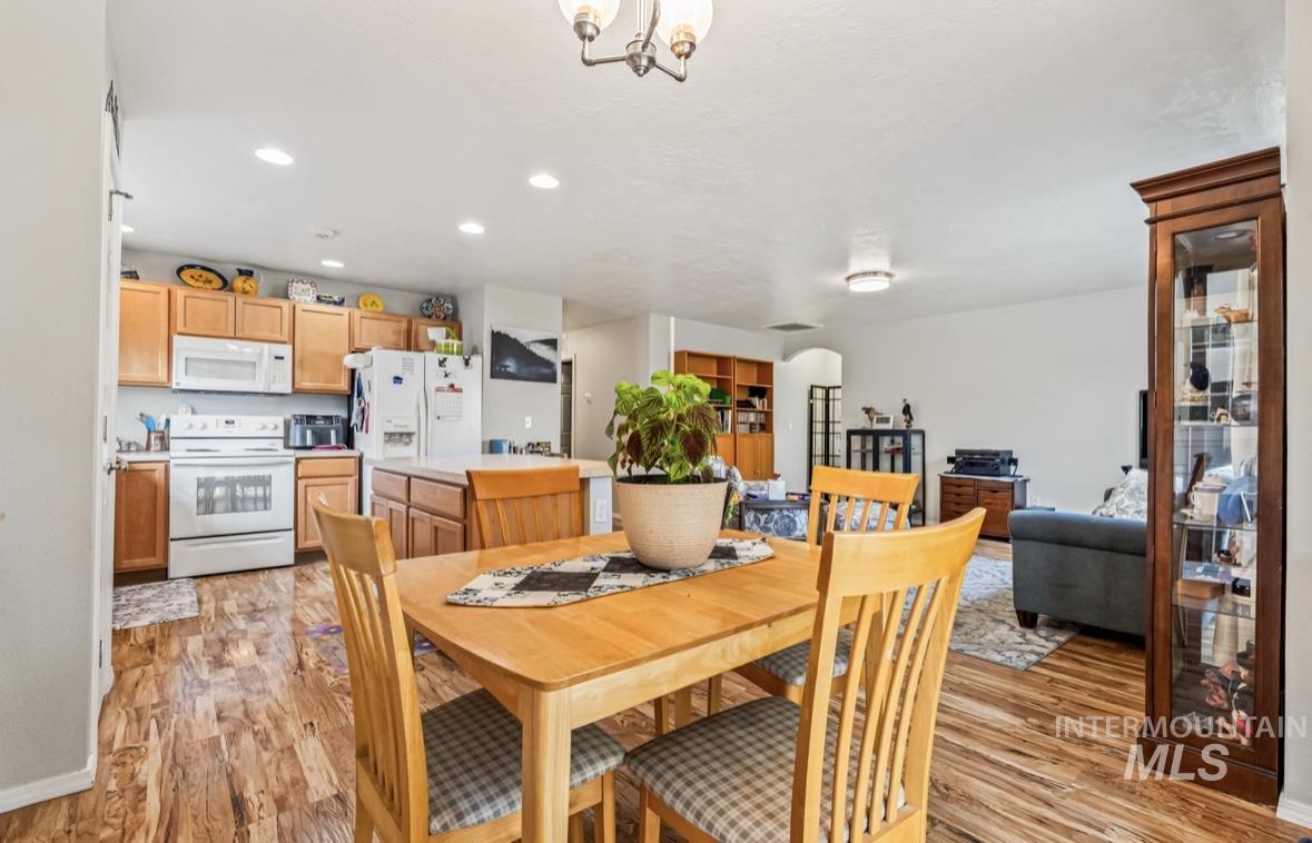 11898 Altamont Property Photo 6