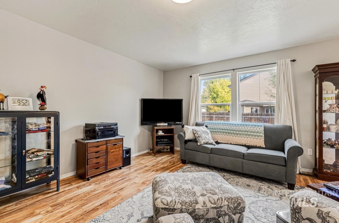 11898 Altamont Property Photo 7