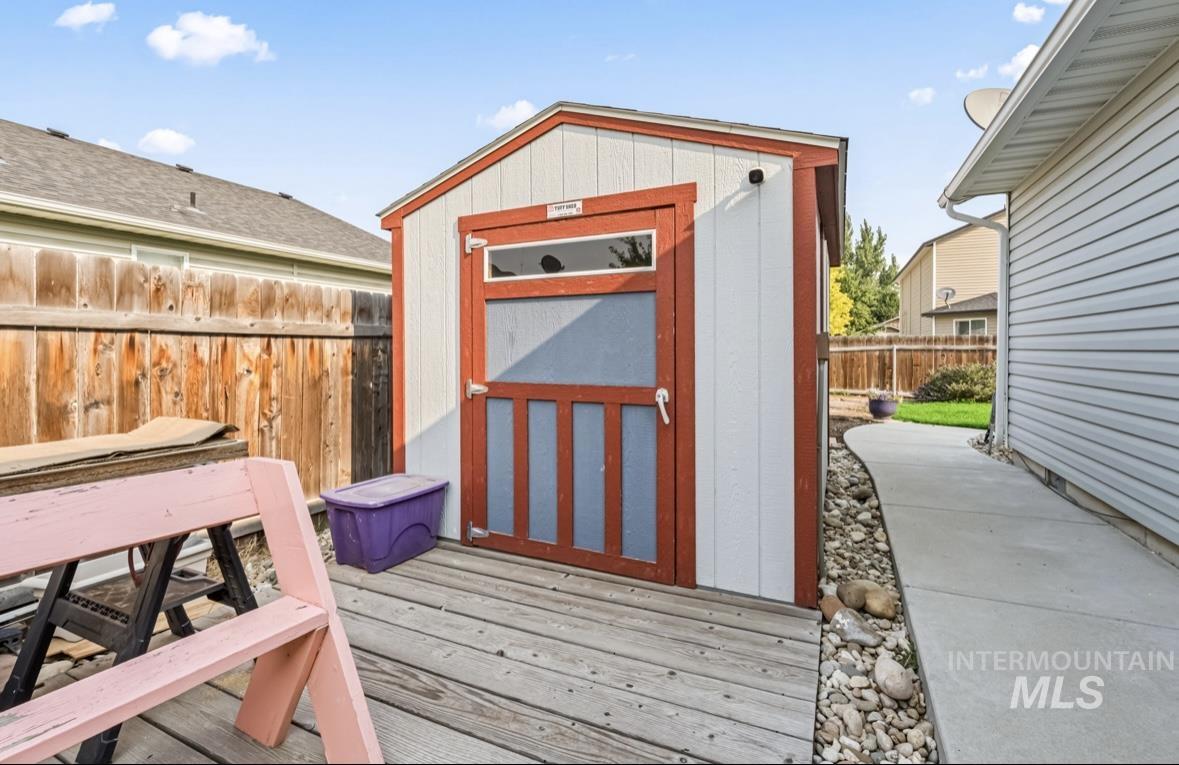 11898 Altamont Property Photo 10